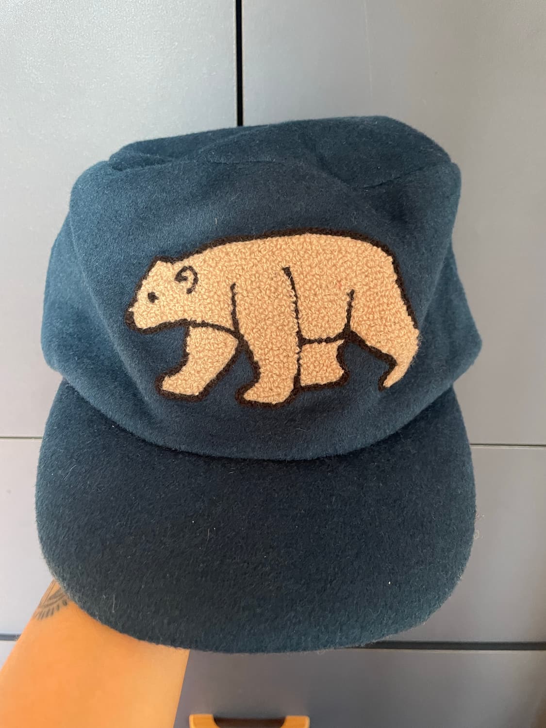 북극곰 패치 플리스 뮤트 네이비 와이드 캡 상품이미지1