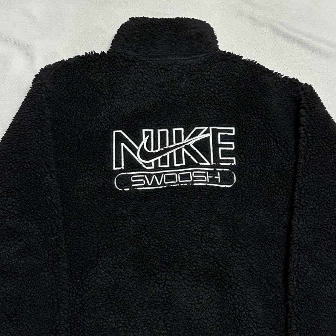 L 나이키 스우시 블랙 플리스 상품이미지1