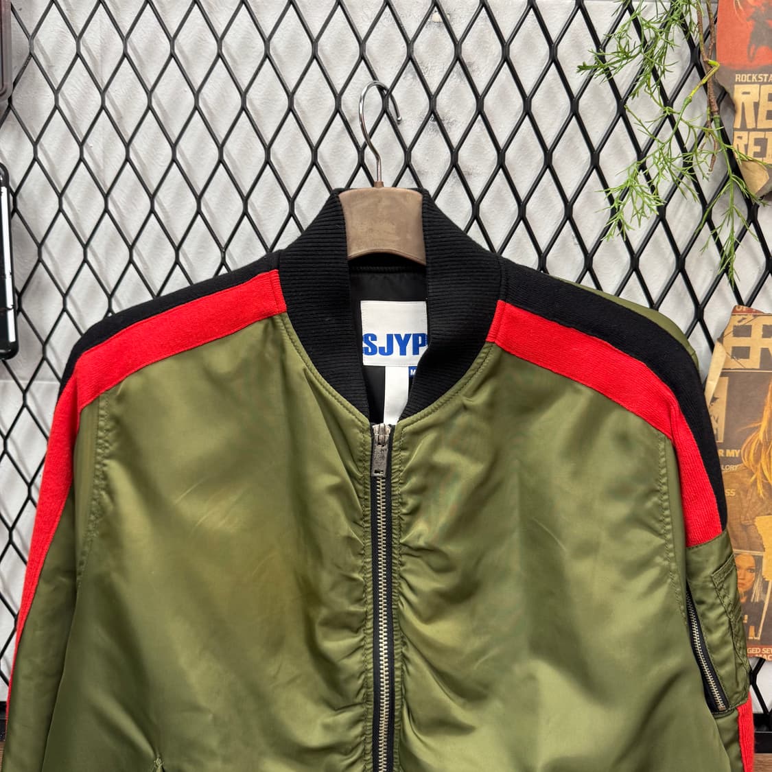 SJYP MA-1 항공점퍼 사이드 스트라이프 배색 포인트 카키 상품이미지3