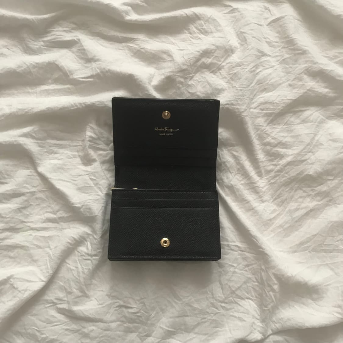 페라가모 바라보우 반지갑 상품이미지2