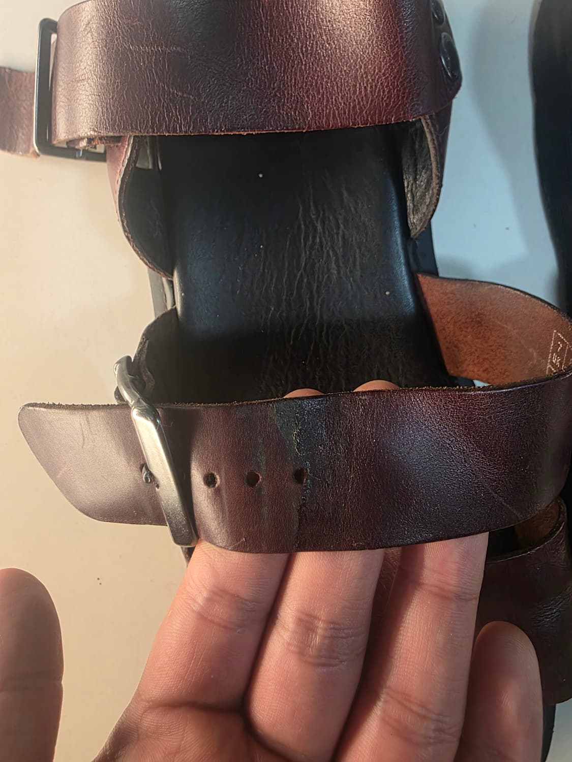 닥터마틴 그리폰 체리 상품이미지3