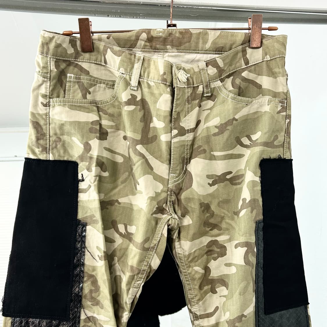 꼼데가르송 옴므 플러스 카모플라쥬 레더 패치 팬츠 상품이미지6