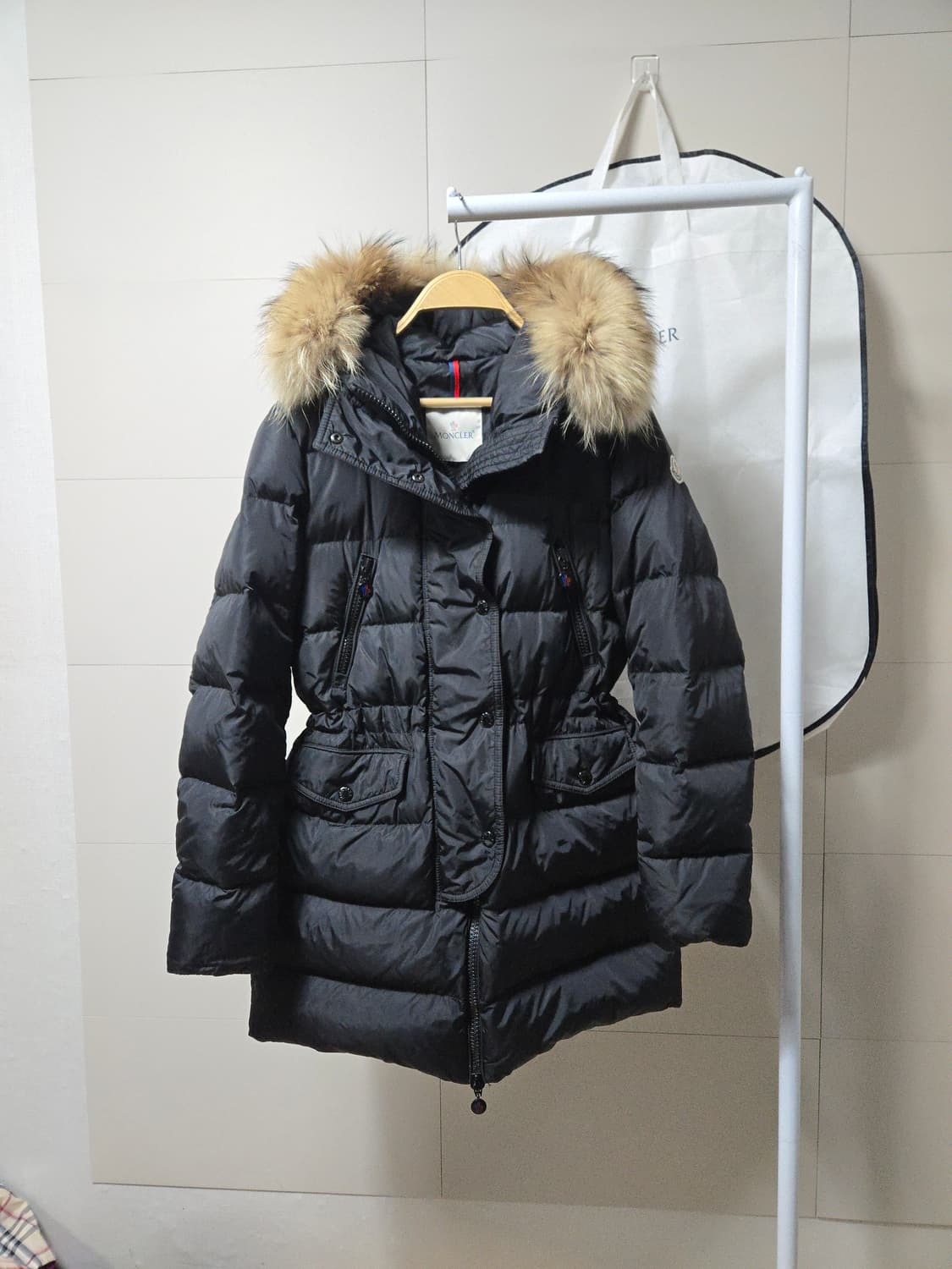 몽클레어 백화점판 프라곤(아프로티) 라쿤털 패딩 사이즈 2( 66) 상품이미지1