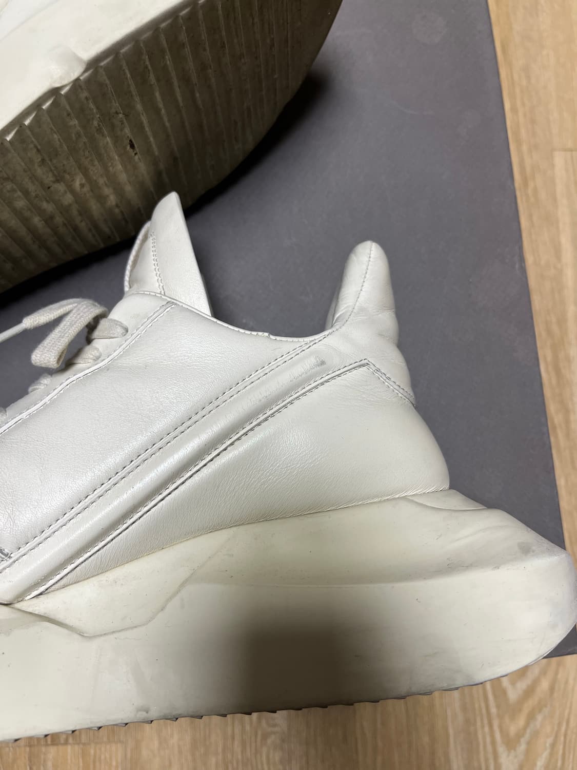 [42.5] 릭오웬스 게스러너 밀크 상품이미지6