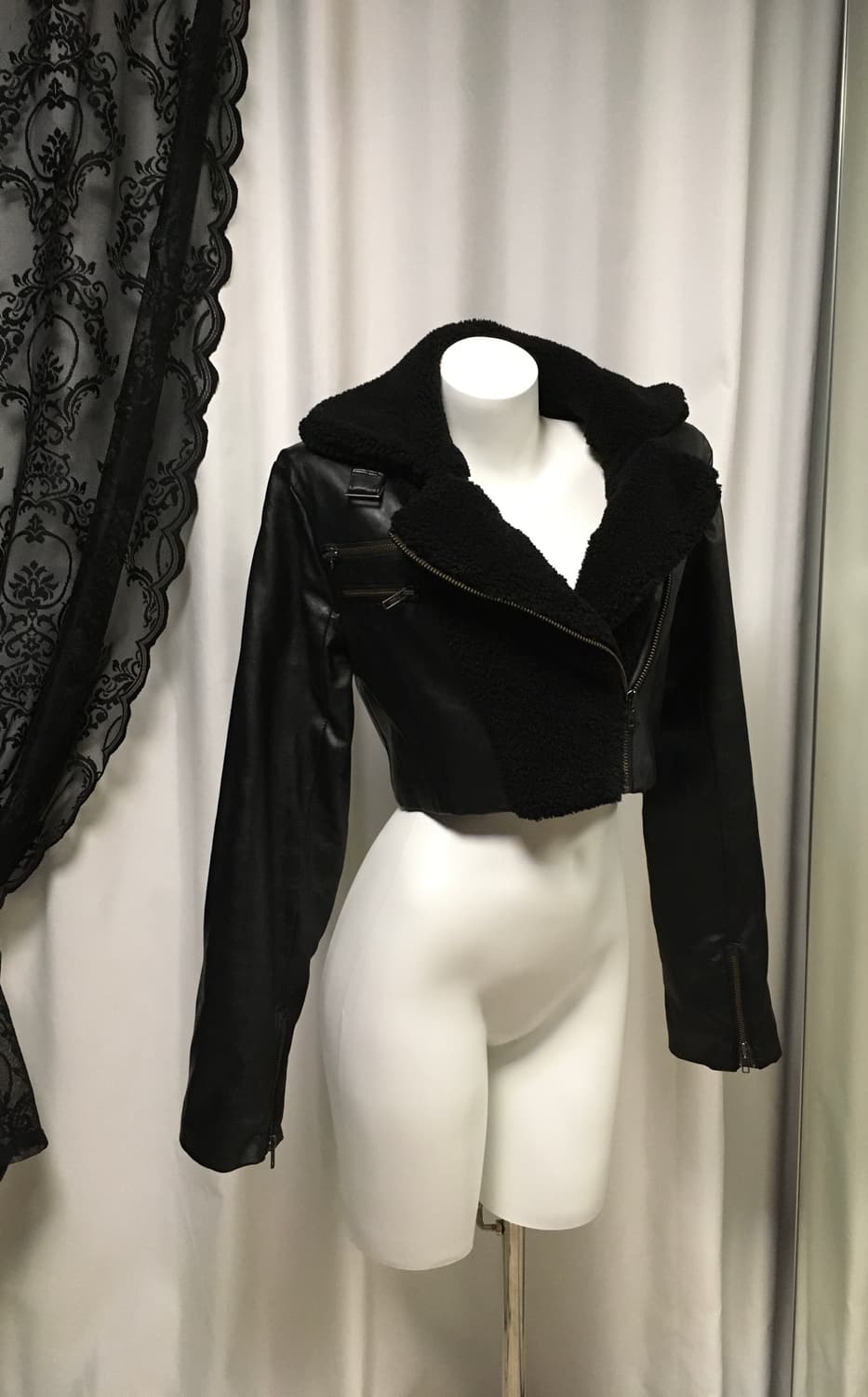 Sio seoul 시오서울 크롭 레더 무스탕 상품이미지3