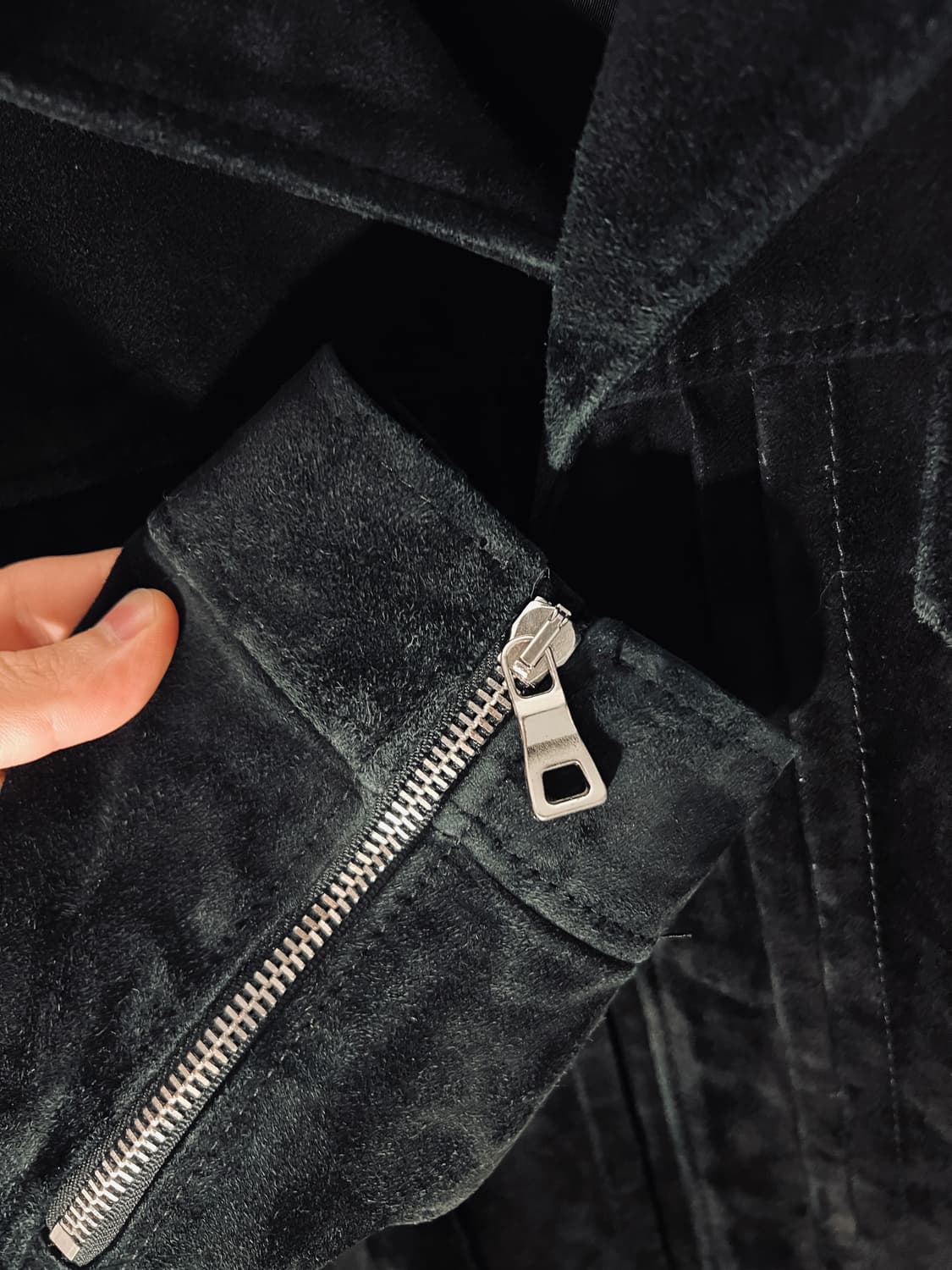 느와르라르메스 스웨이드 트러커 46 팝니다. 상품이미지2