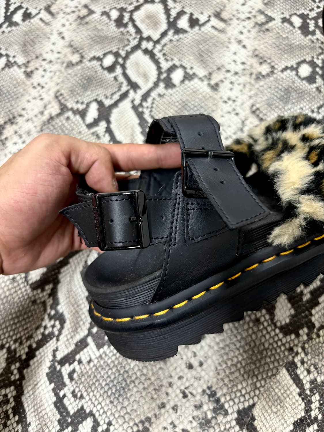 “Dr.Martens”  Leopard Kitsch Mood Shoes 상품이미지5