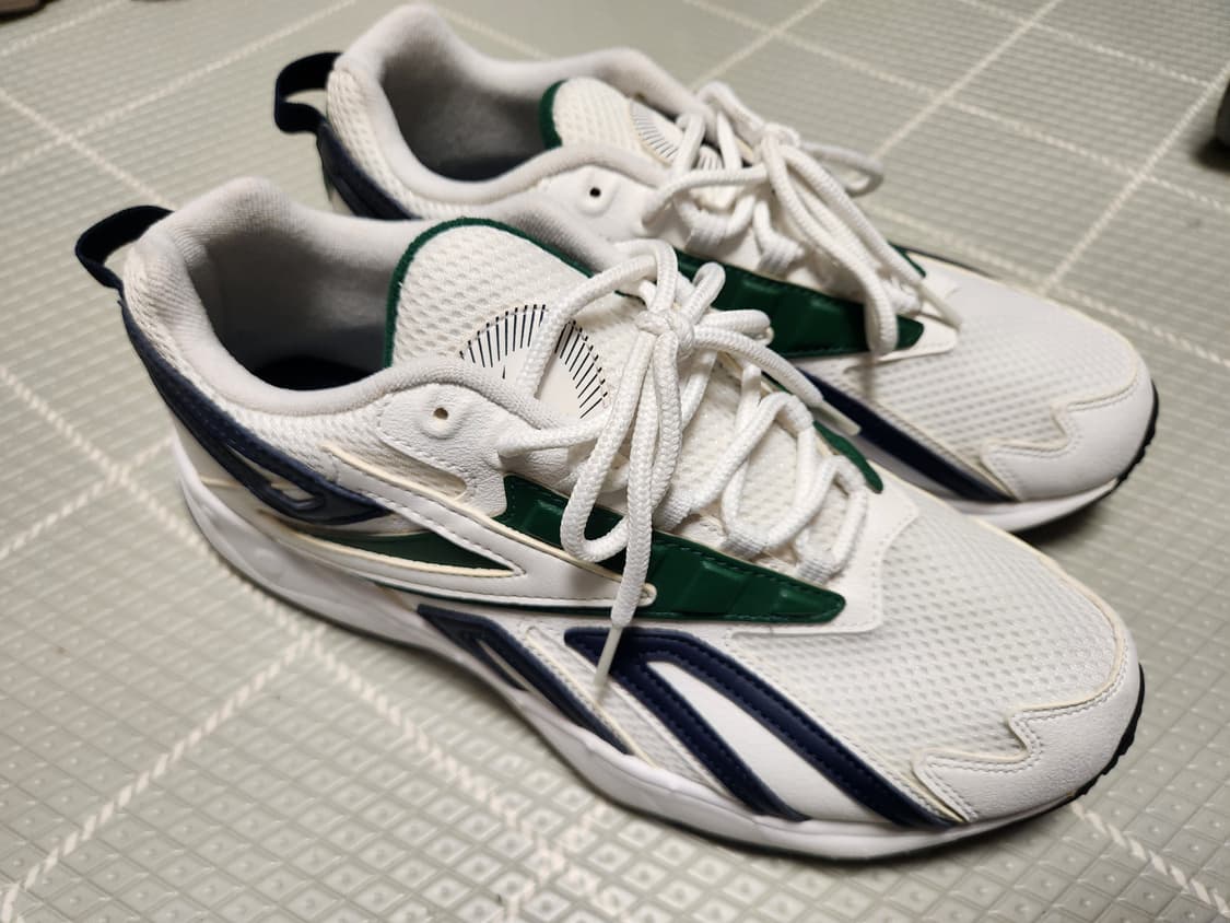 리복 운동화 인터벌 로고 사이즈280  

오염 하자없이 깨 상품이미지3