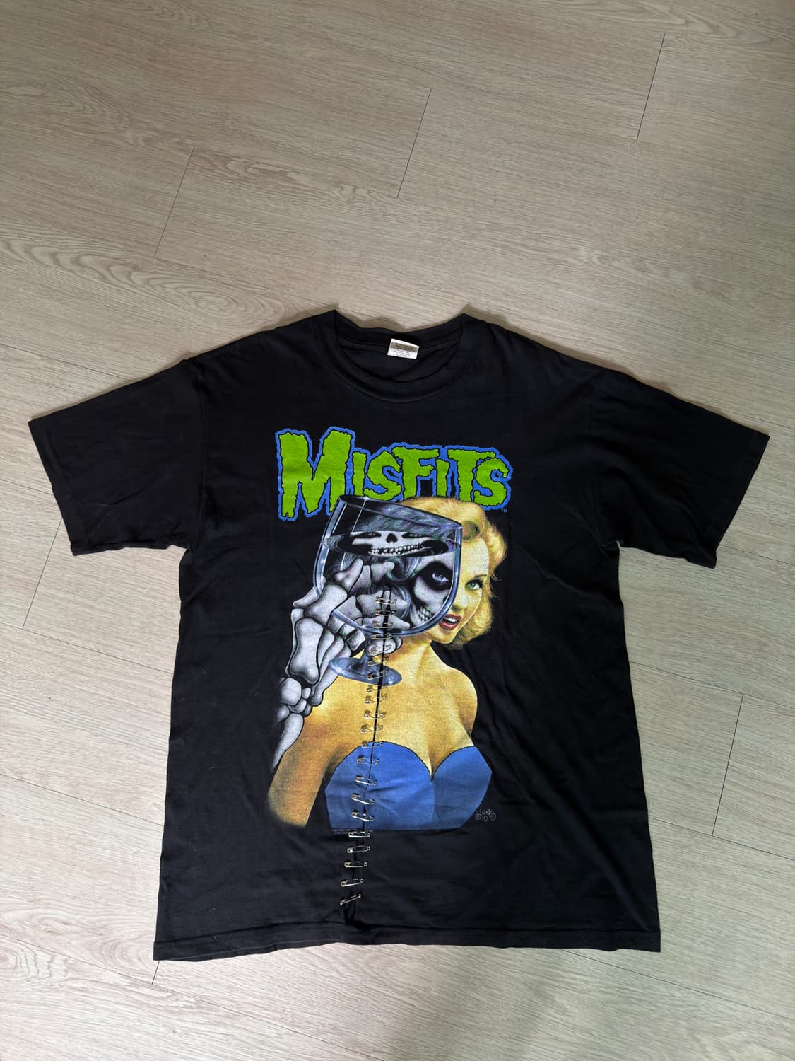 Distressed Misfits 20years of Terror T 상품이미지1