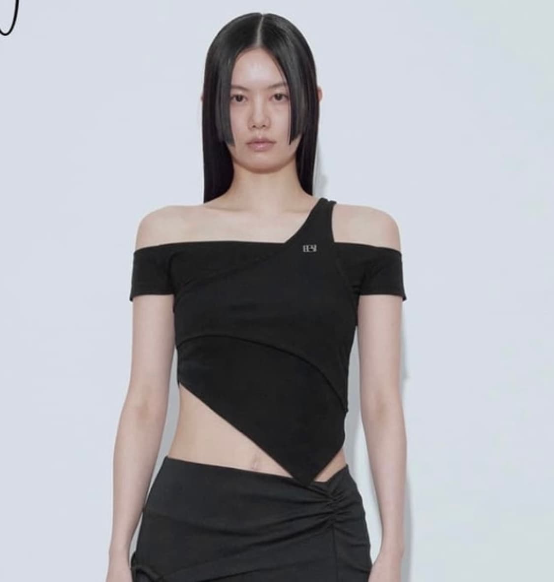 보헤미안 서울 Layered off-shoulder top 상품이미지1