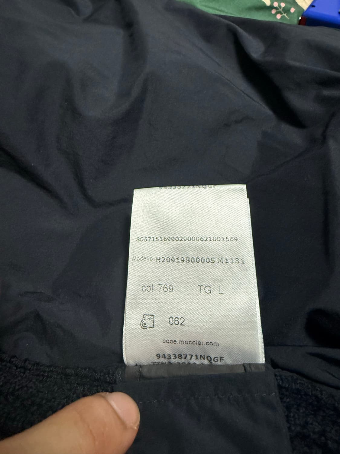 몽클레어 라이닝 니트패딩 L 민트급 판매합니다 상품이미지10