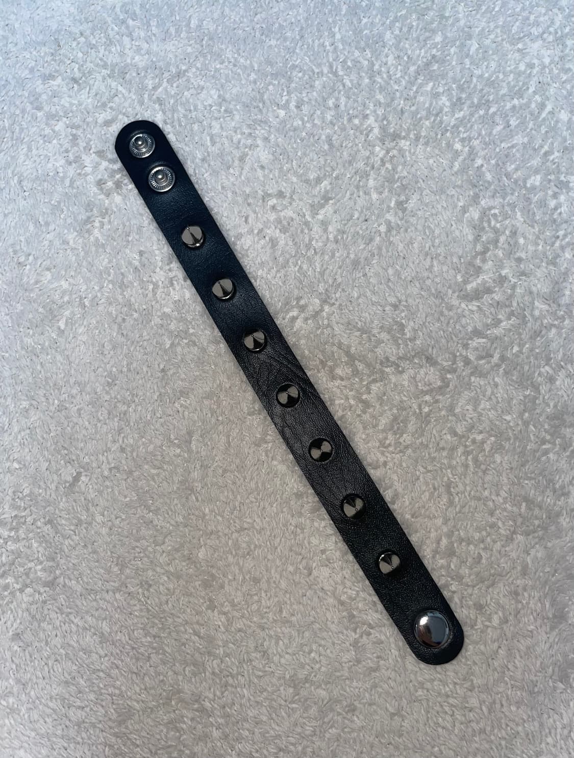 black studs leather bracelet 상품이미지2