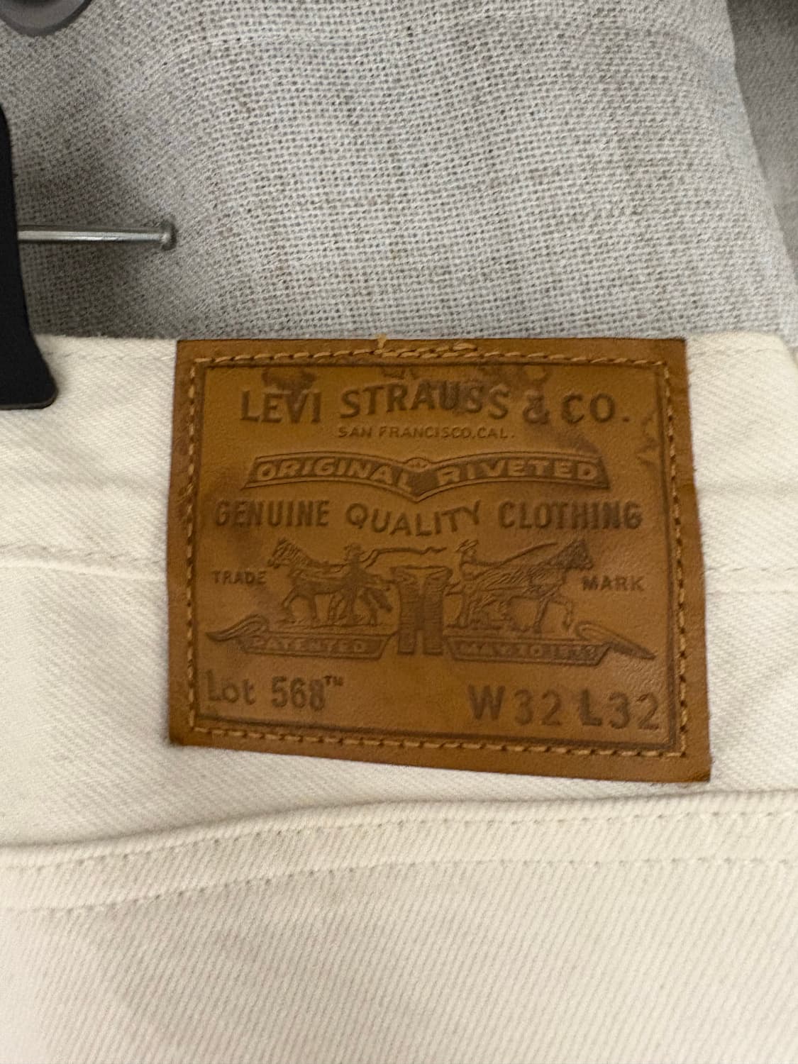 리바이스 568 W32xL32 크림 상품이미지5