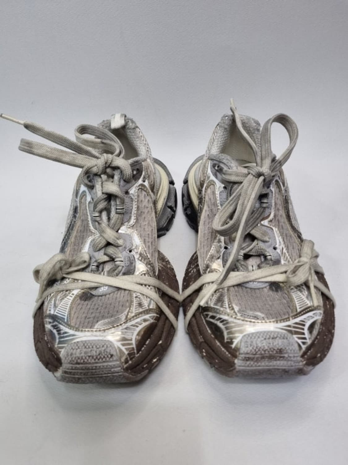 발렌시아가 3xl 원아웃 에그쉘 상품이미지1