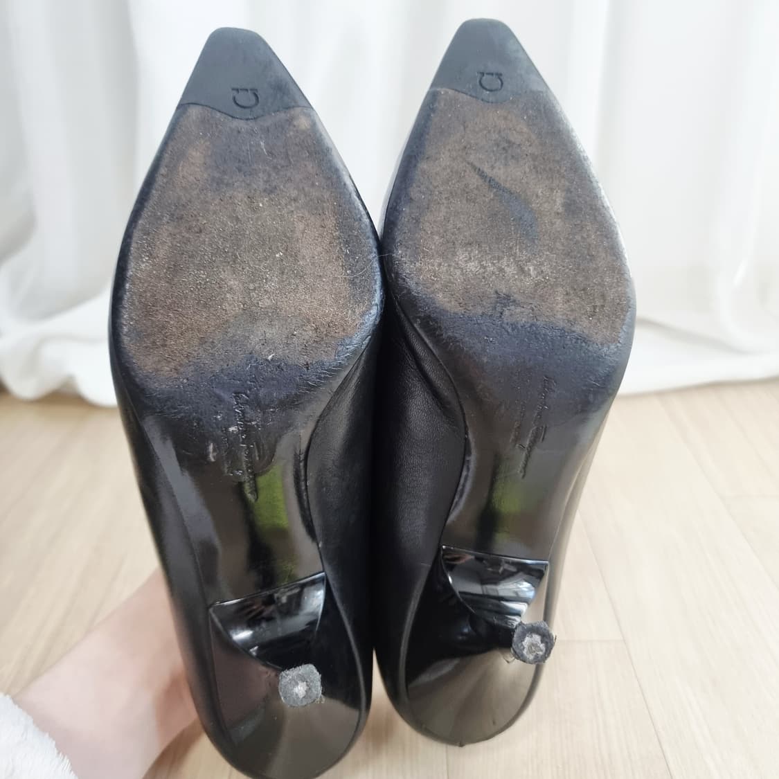 페라가모 스트라이프 힐 구두 슈즈 (240/표기 7) 상태수선필요 상품이미지5