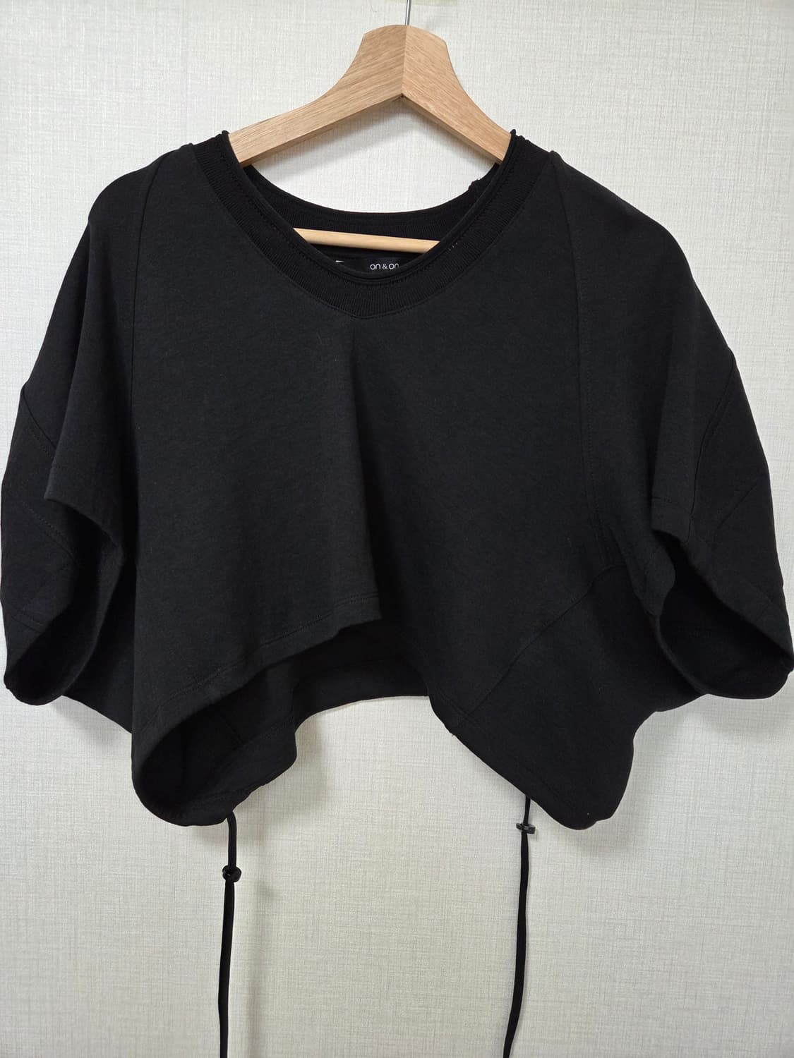 온앤온 크롭티 상품이미지5