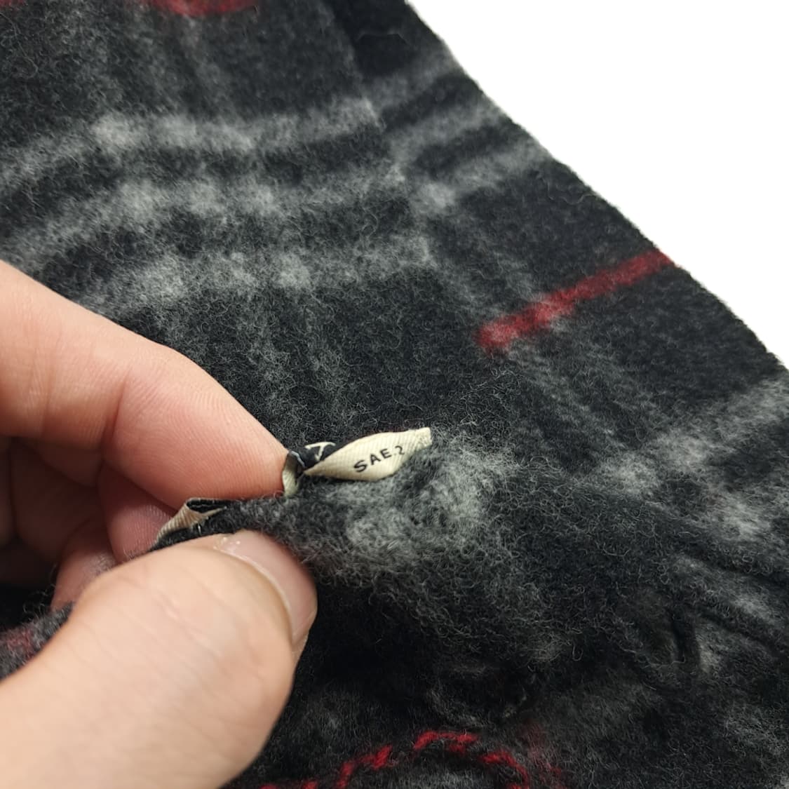MX133 버버리 스모키블랙 클래식체크 램스울 짧은 목도리 머플러 상품이미지4