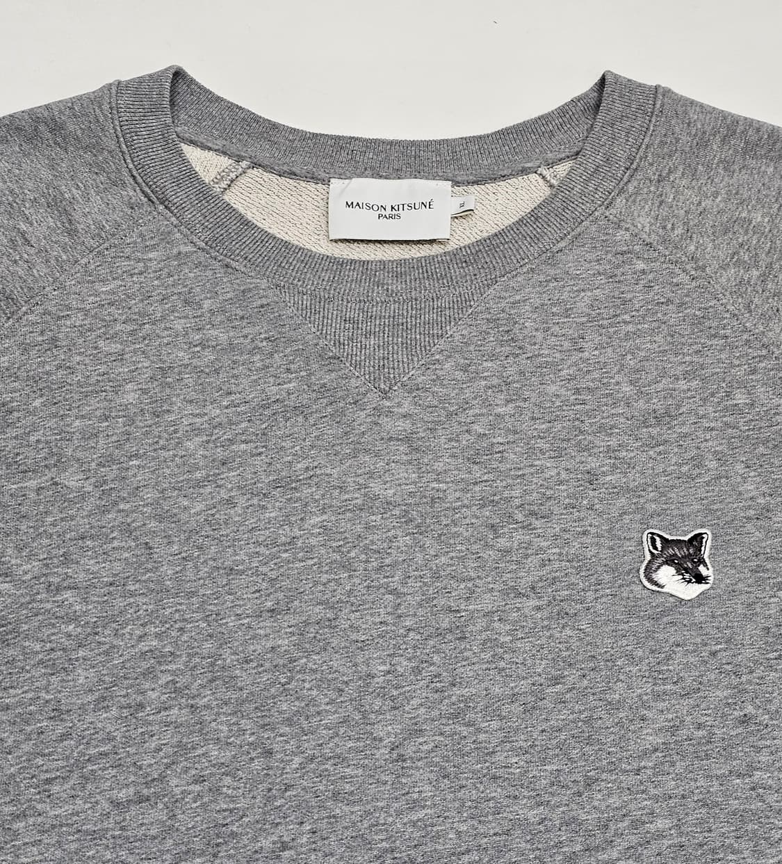 메종키츠네 21FW 폭스 헤드 패치 스웻셔츠 맨투맨 / 남 110 그레이 상품이미지3