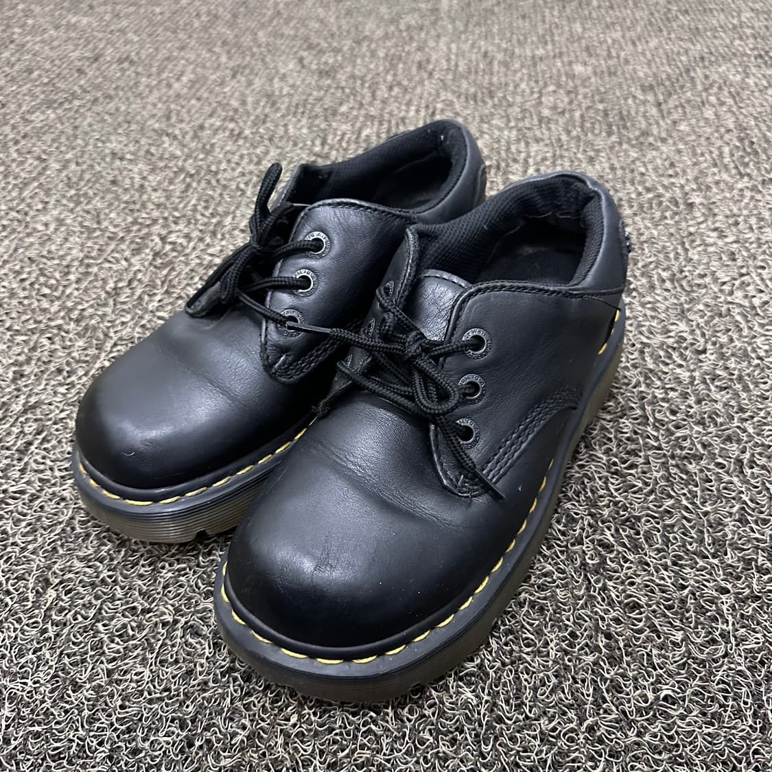 닥터마틴 찬다 3홀 여성 로퍼 블랙 240 상품이미지2
