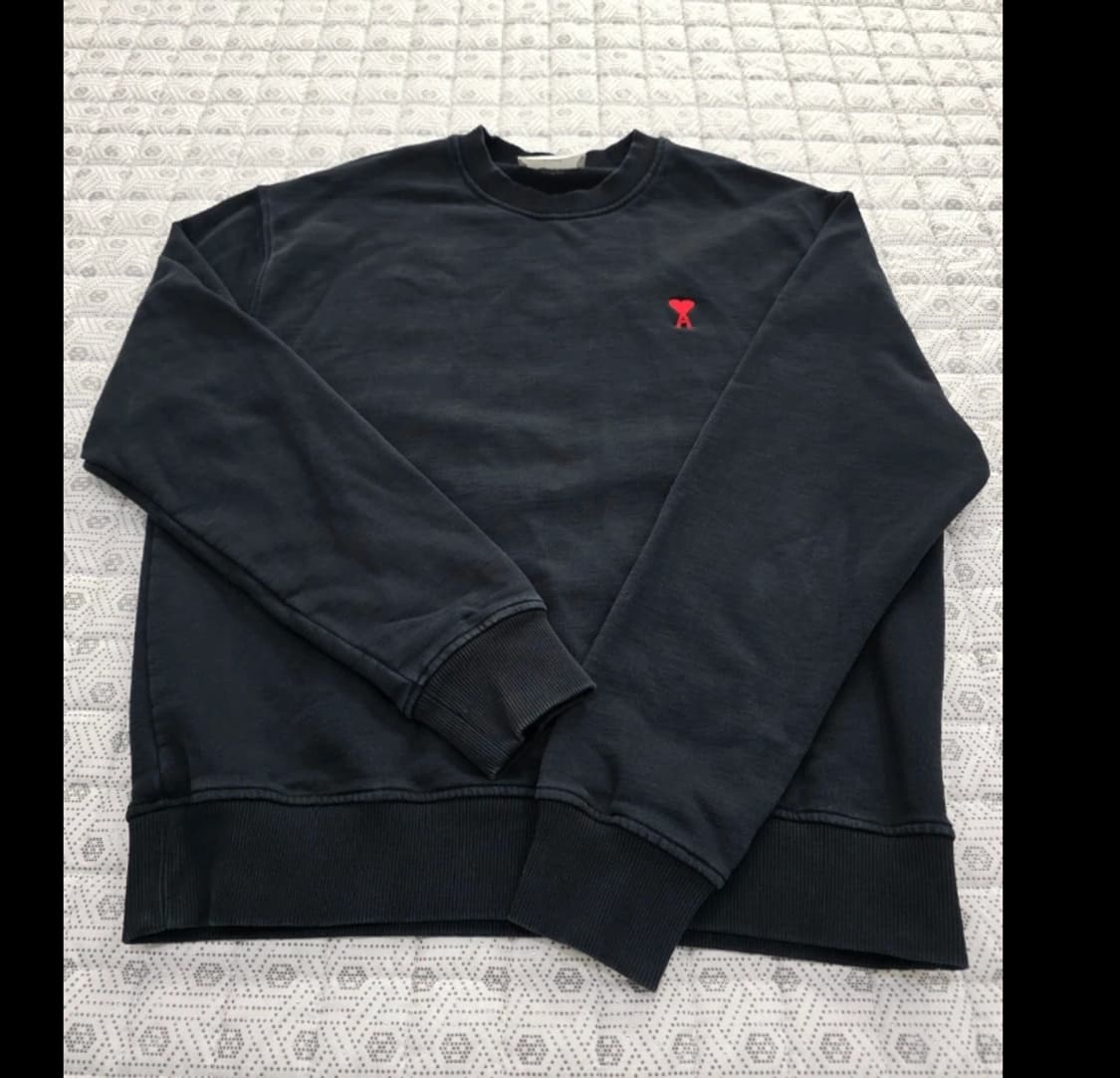 아미 AMI 스몰 하트 블랙 맨투맨 L 상품이미지1