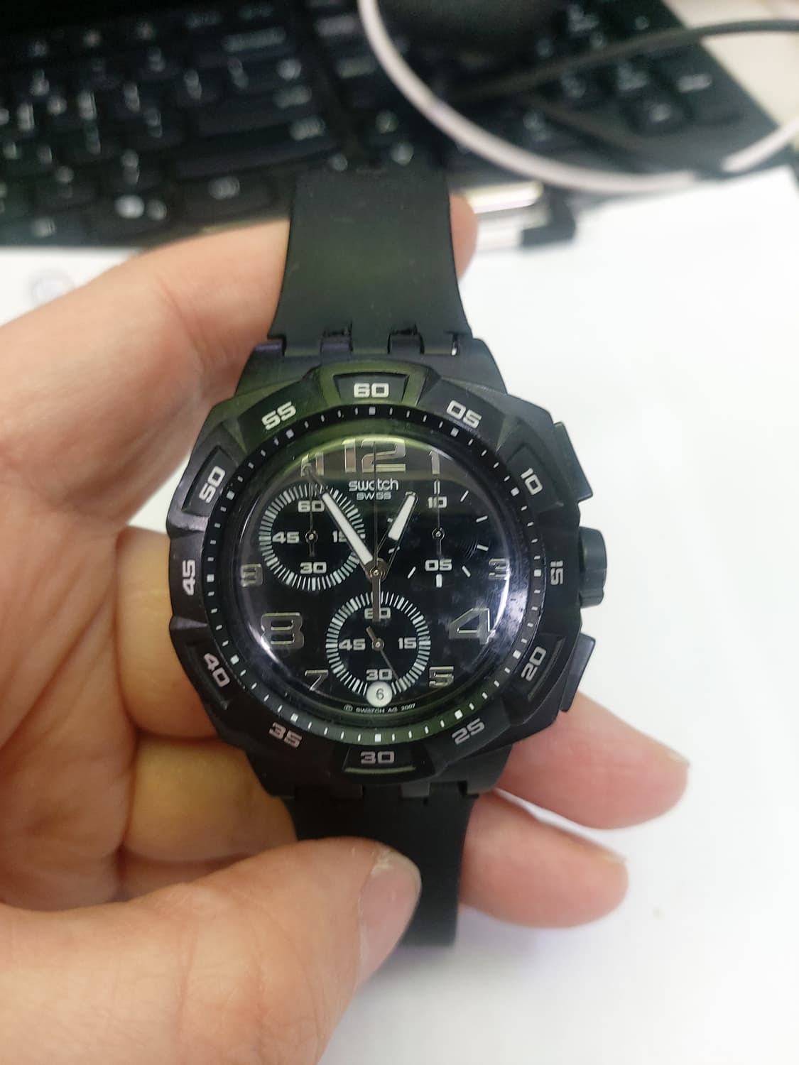 올블랙 색상의 스와치 남성  상품이미지1