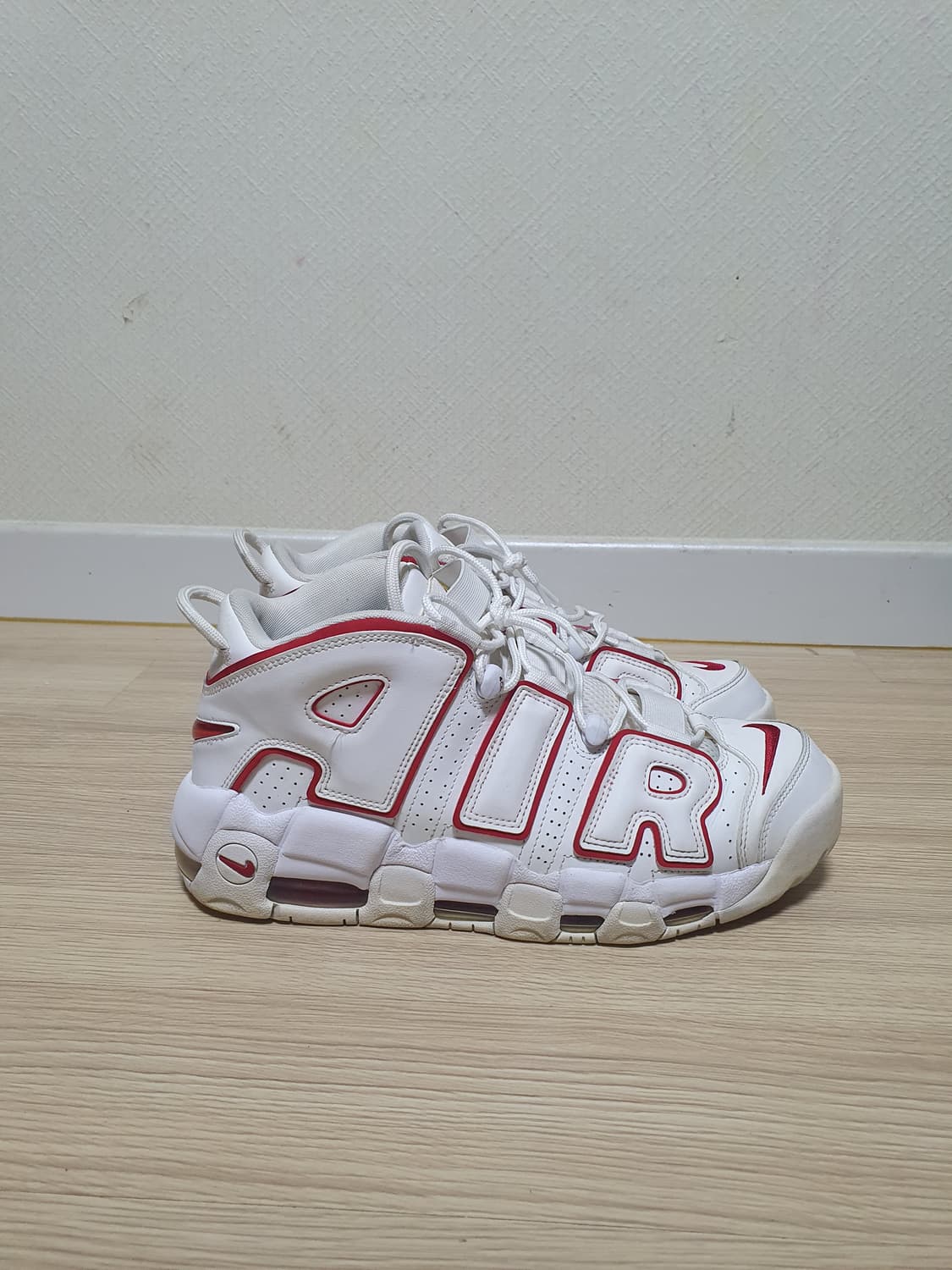나이키 에어모어 업템포 바시티 레드 280 상품이미지1
