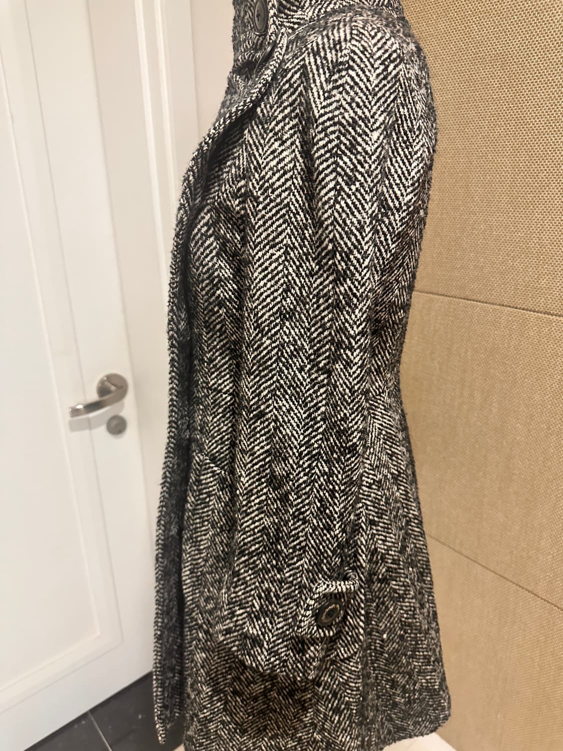 비비안웨스트우드 해링본 비대칭 코트 상품이미지3