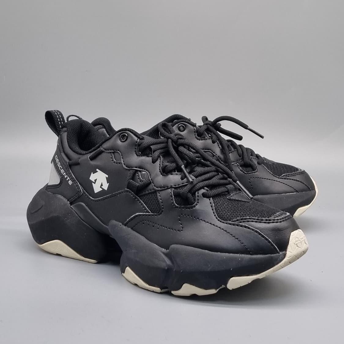 데상트 스토믹 운동화250 상품이미지1