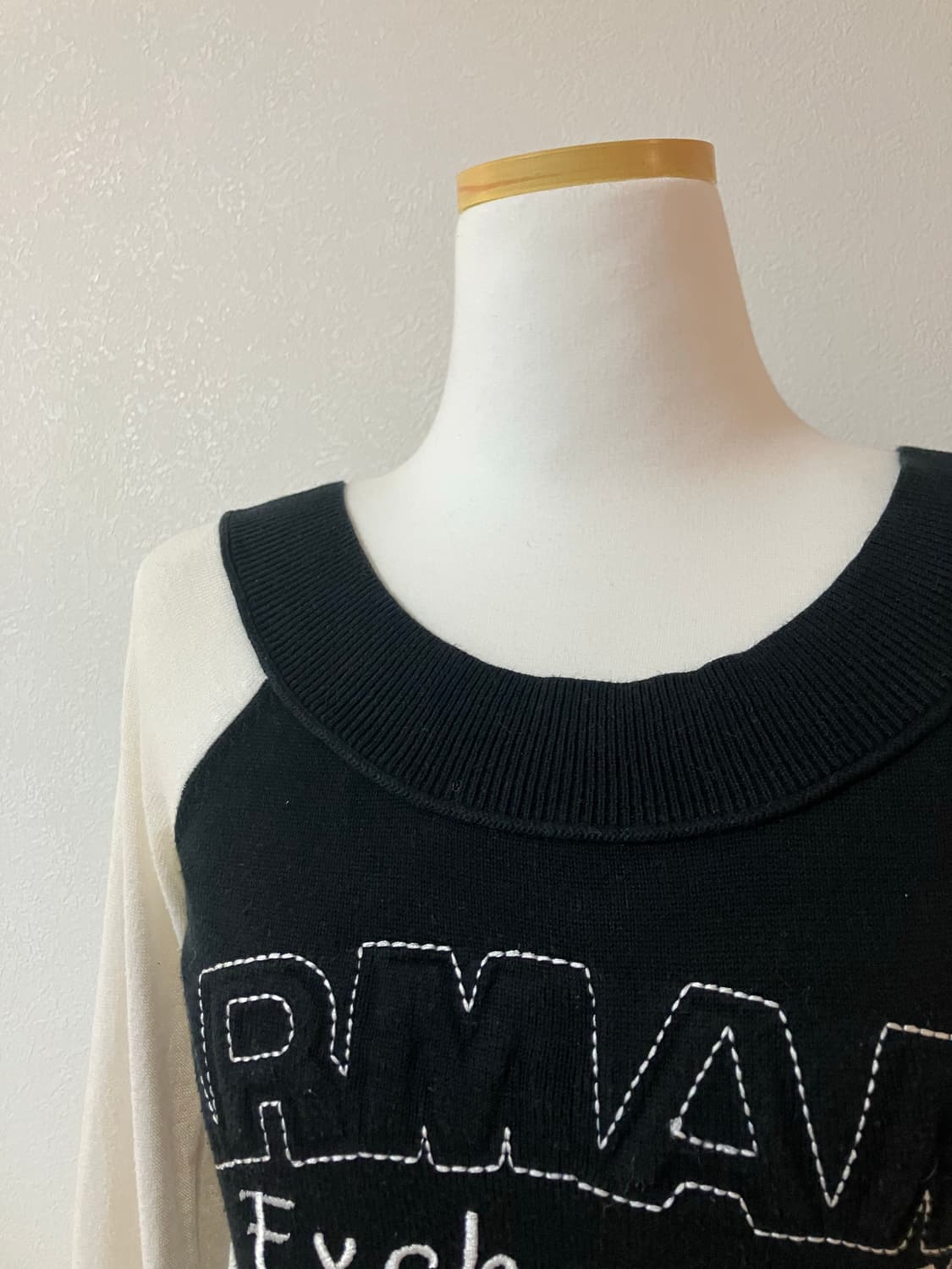 아르마니 익스체인지 블랙 배색 긴팔 니트 xs y2k 딱붙핏 상품이미지2