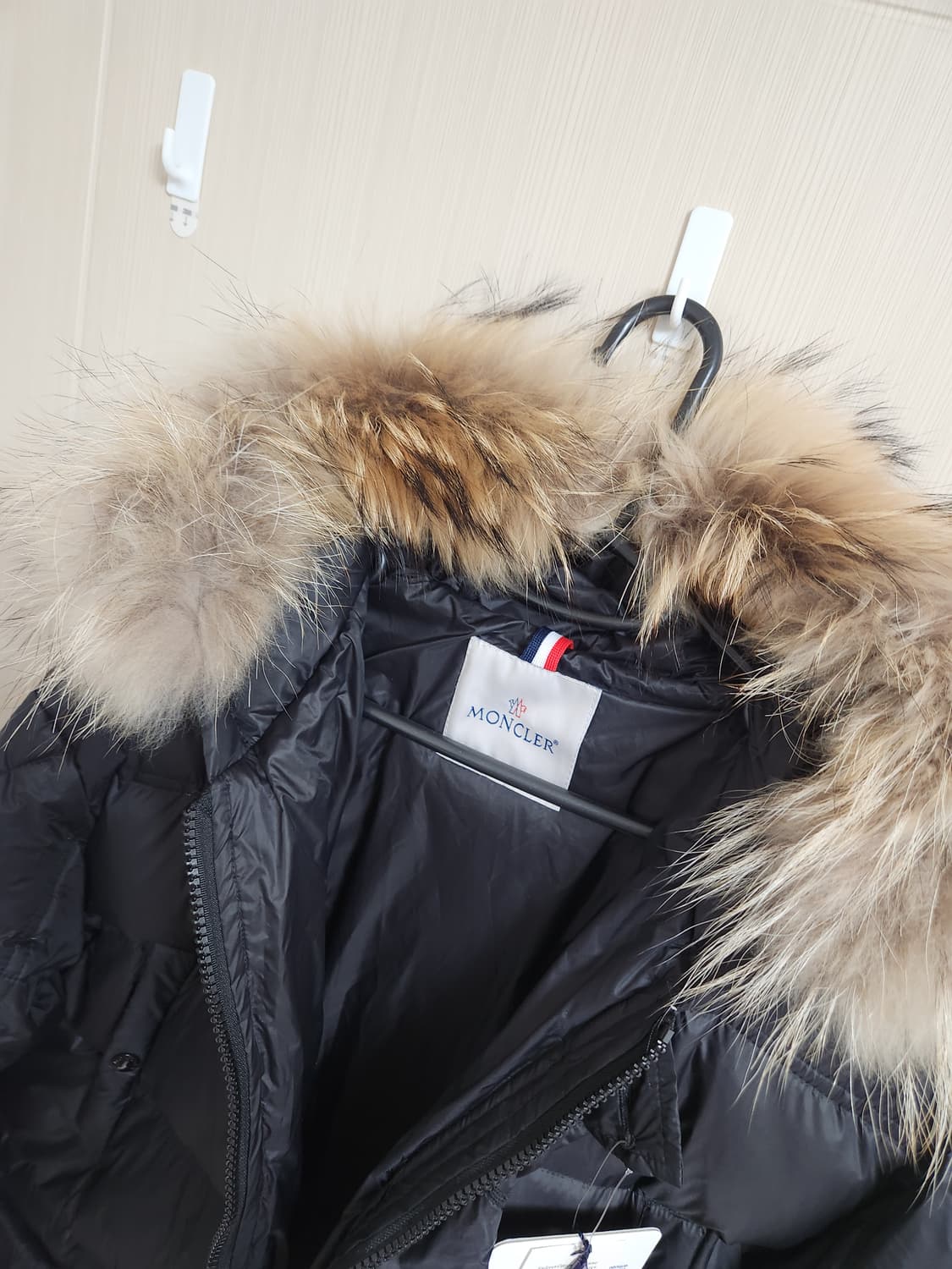 몽클레어 아프톤 블랙 패딩 상품이미지6