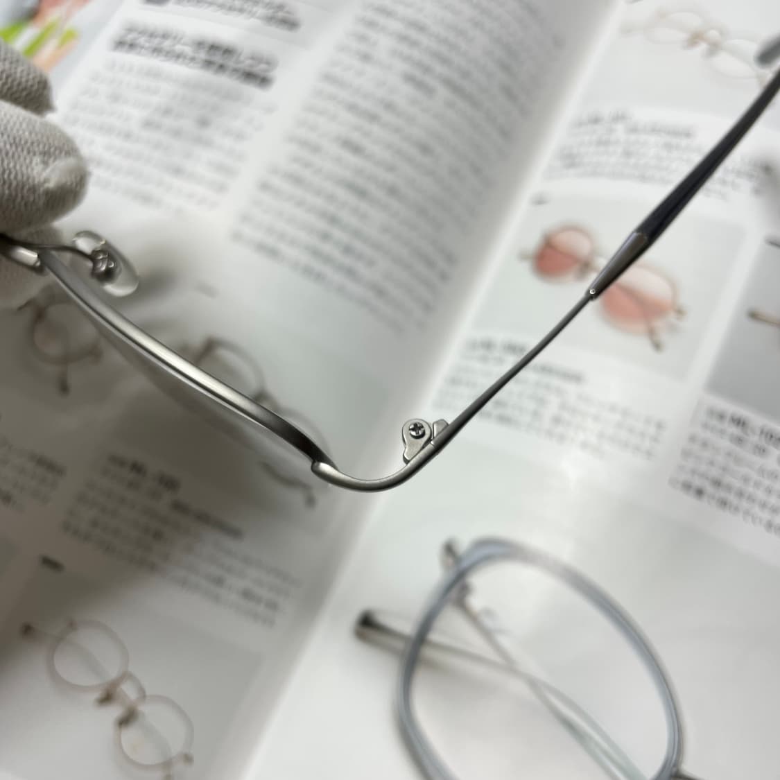 ANTEPRIMA 안테프리마 반무테 티타늄 실버 안경 상품이미지5