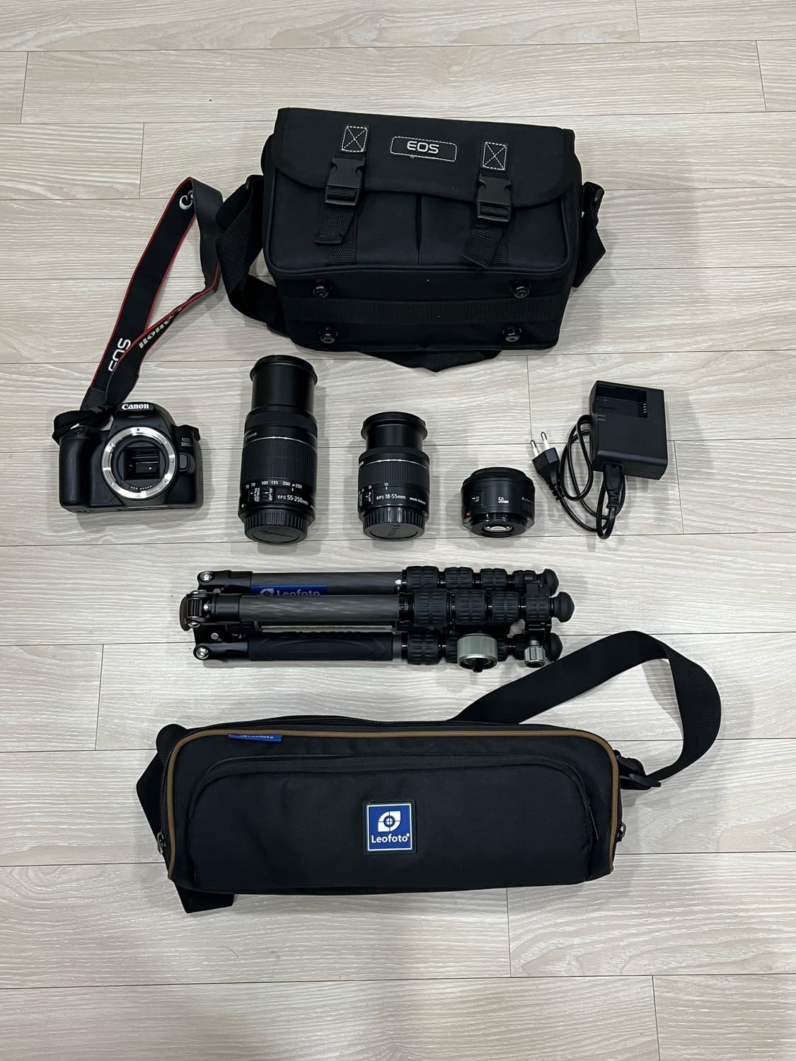 캐논 EOS 200D2 카메라 풀세트 + 레오포토 삼각대 상품이미지1