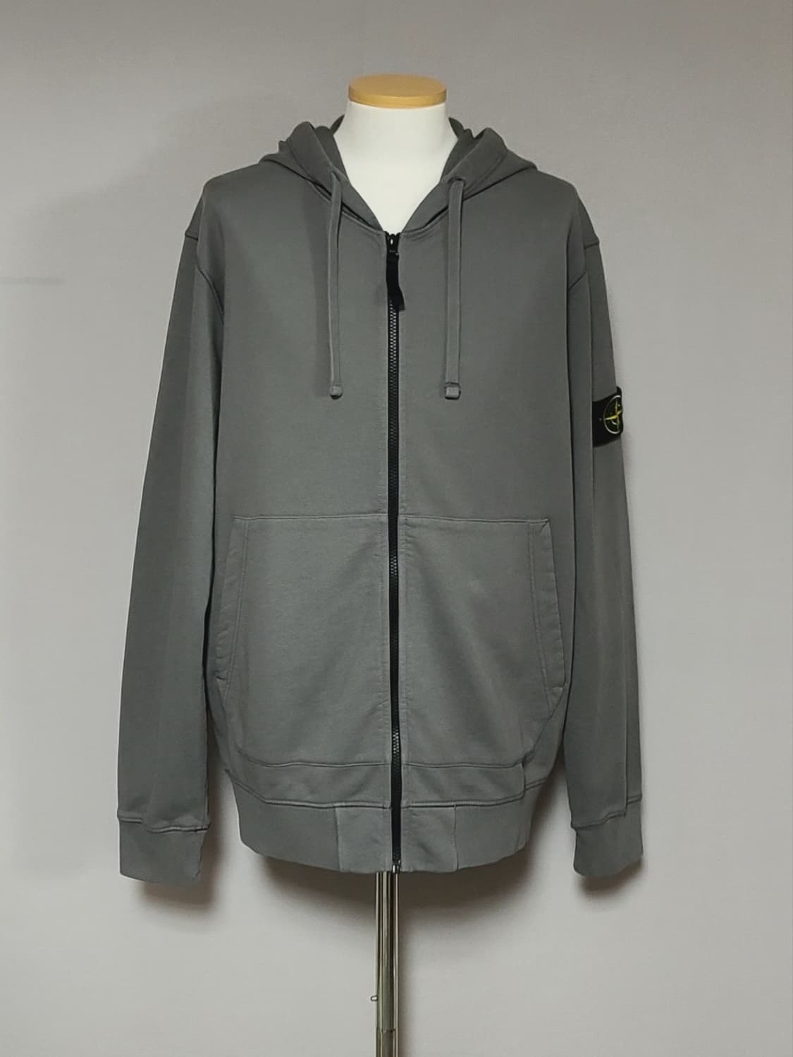 스톤 아일랜드 후드집업 상품이미지1