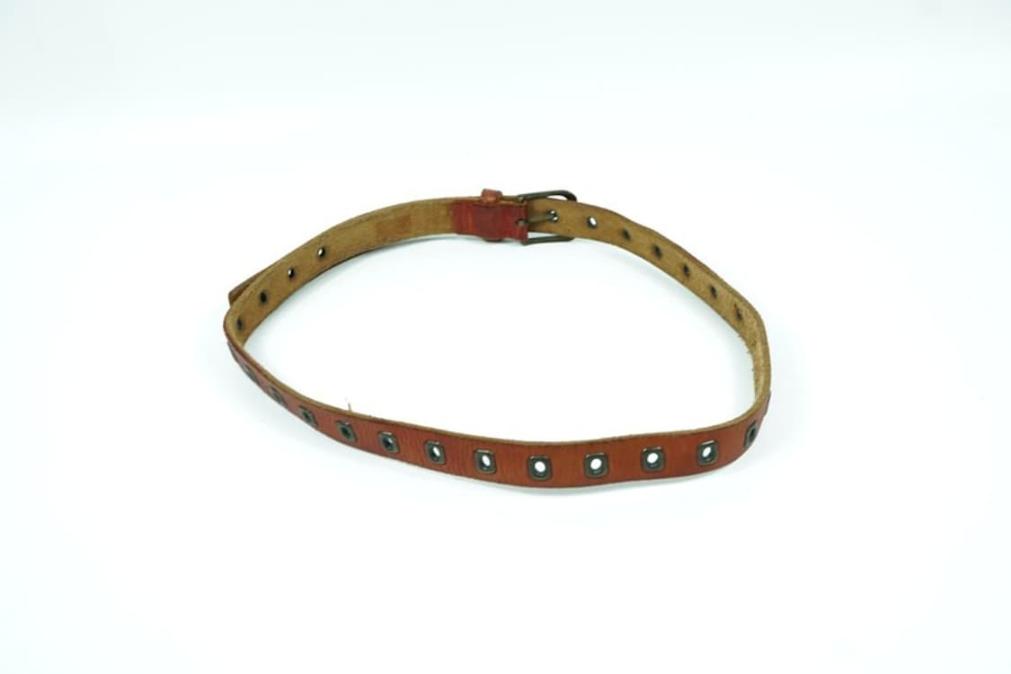 빈티지 레드 브라운 스퀘어 아일렛 펀칭 레더 벨트 상품이미지3