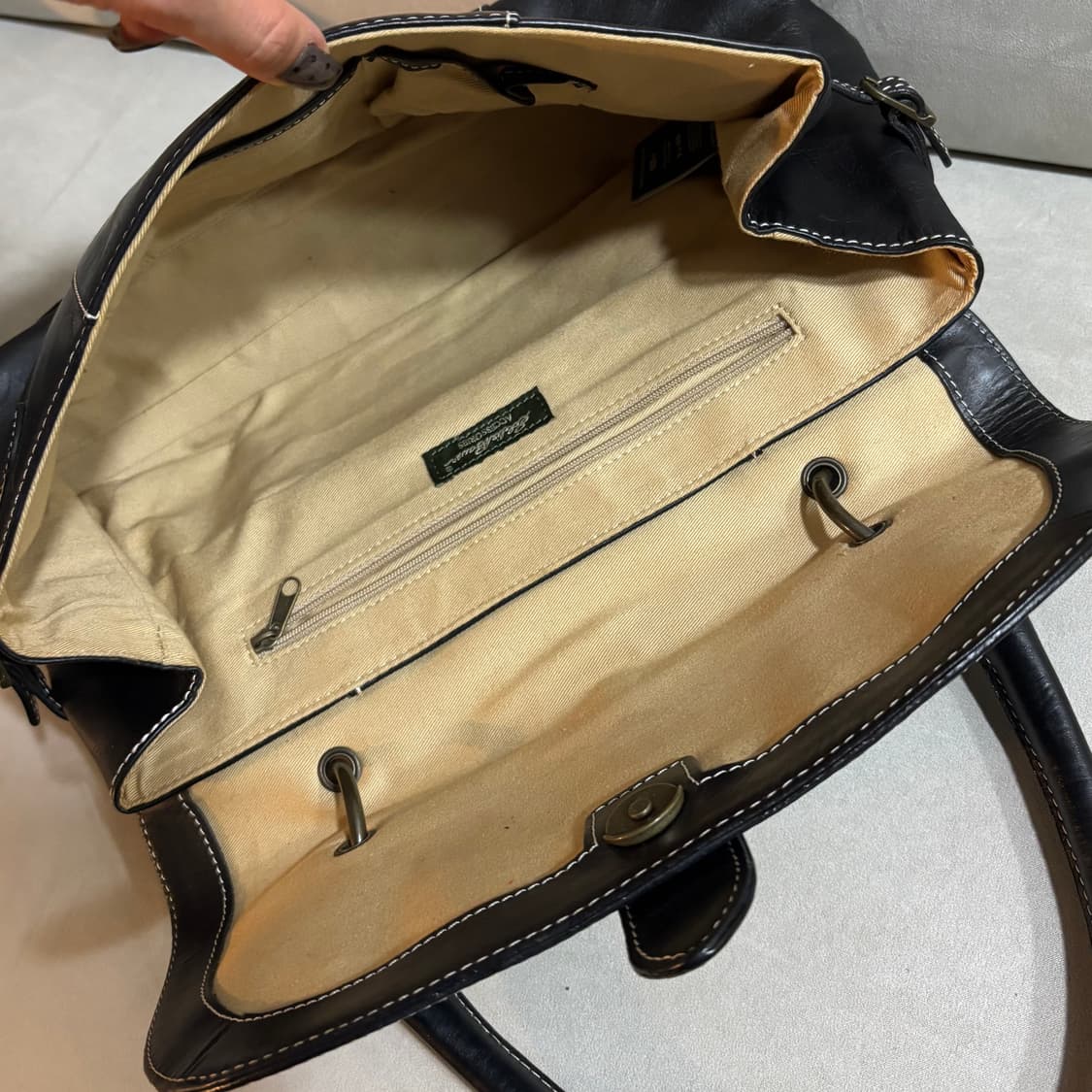 Eddie Bauer Leather Shoulder Bag  상품이미지8