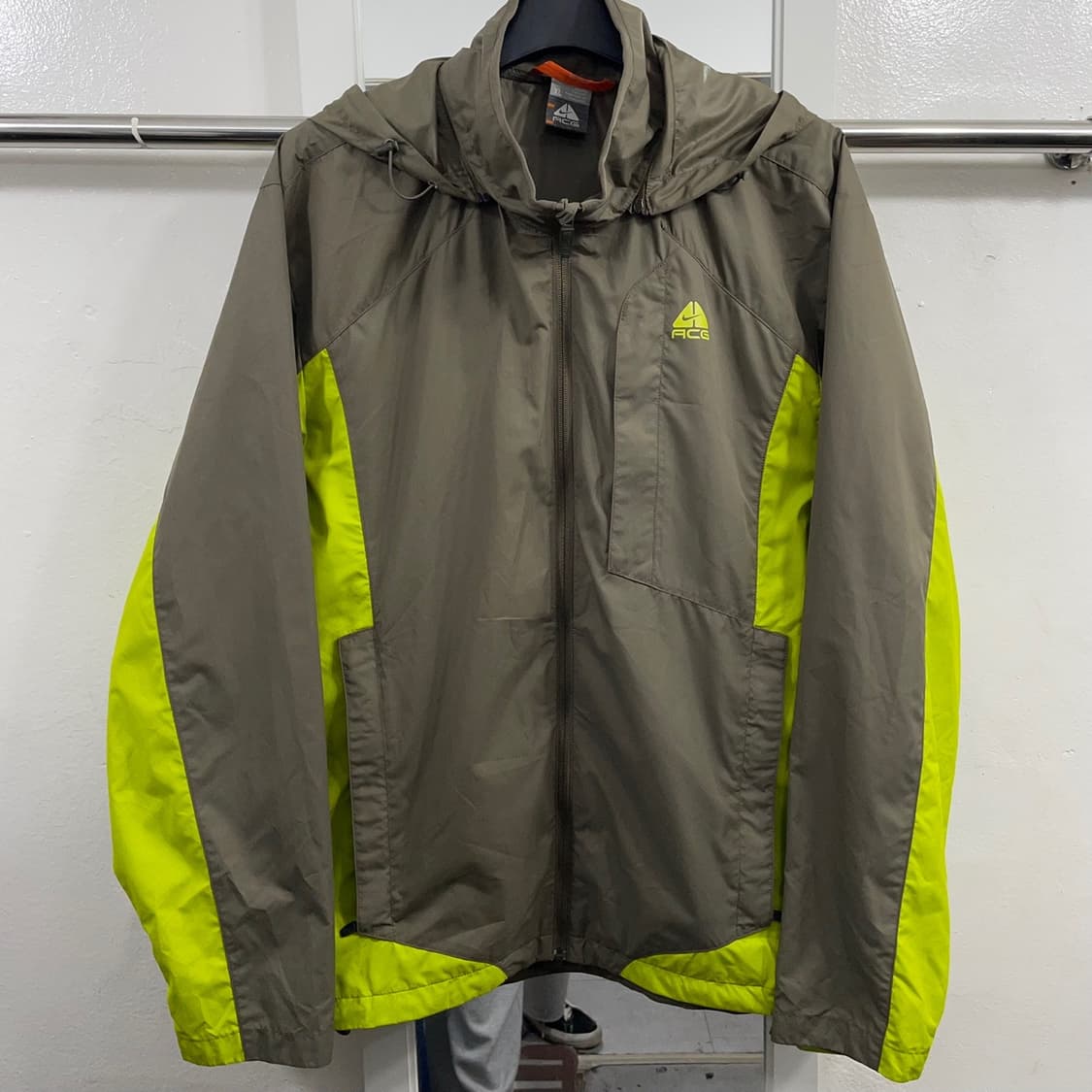 나이키 ACG 바람막이 상품이미지3