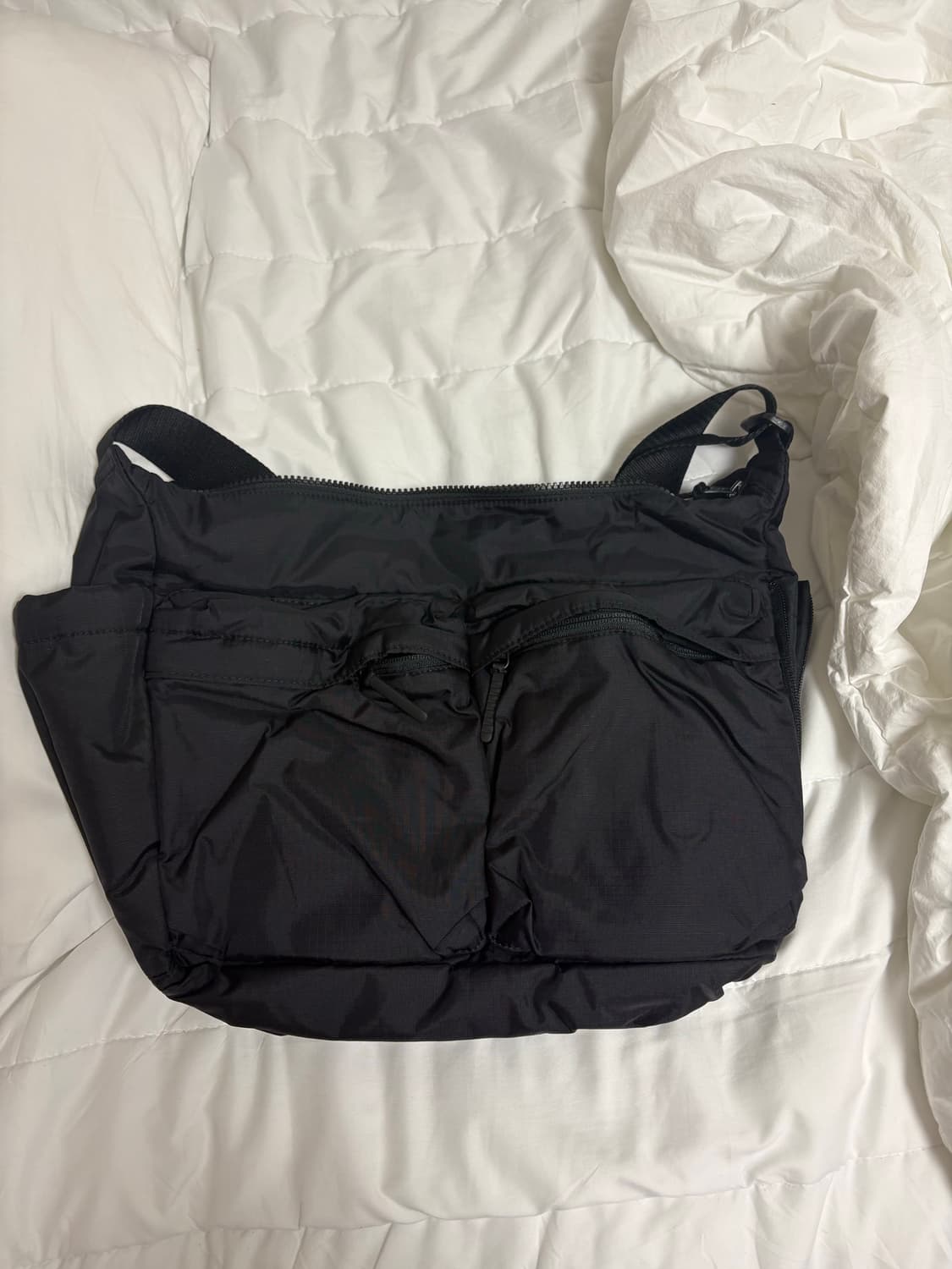 유니클로 멀티 포켓 탱커 포터백 숄더백 상품이미지1