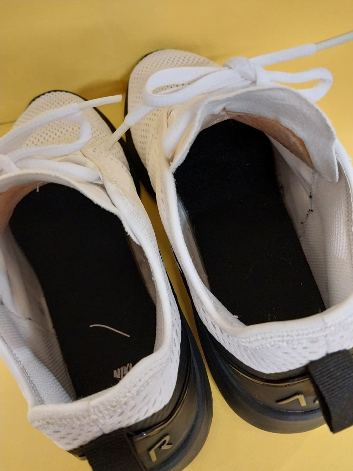 남성 나이키 에어맥스 모션2 블랙 화이트 런닝화, 운동화 (275) 상품이미지6