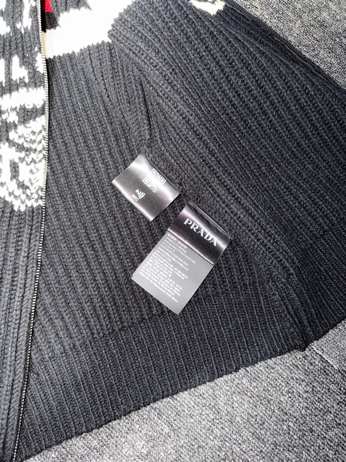프라다 캐시미어 자카드 니트 집업 50사이즈(95-100) 상품이미지6