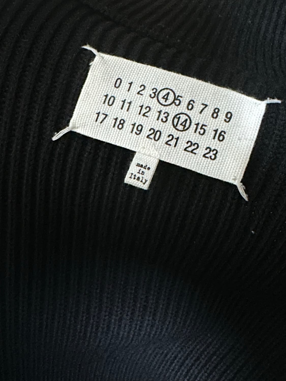 마르지엘라 니트집업 (실사 뒤에 뒀습니다) 상품이미지3