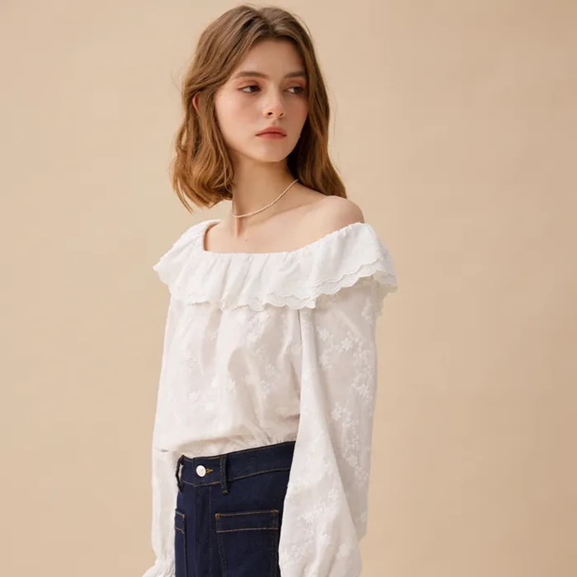 르니나 오프숄더 셔츠 - 화이트 상품이미지1