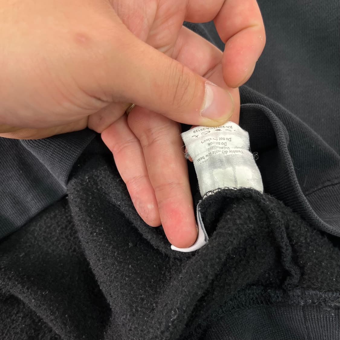 100 스투시 월드투어 블랙 맨투맨 상품이미지8