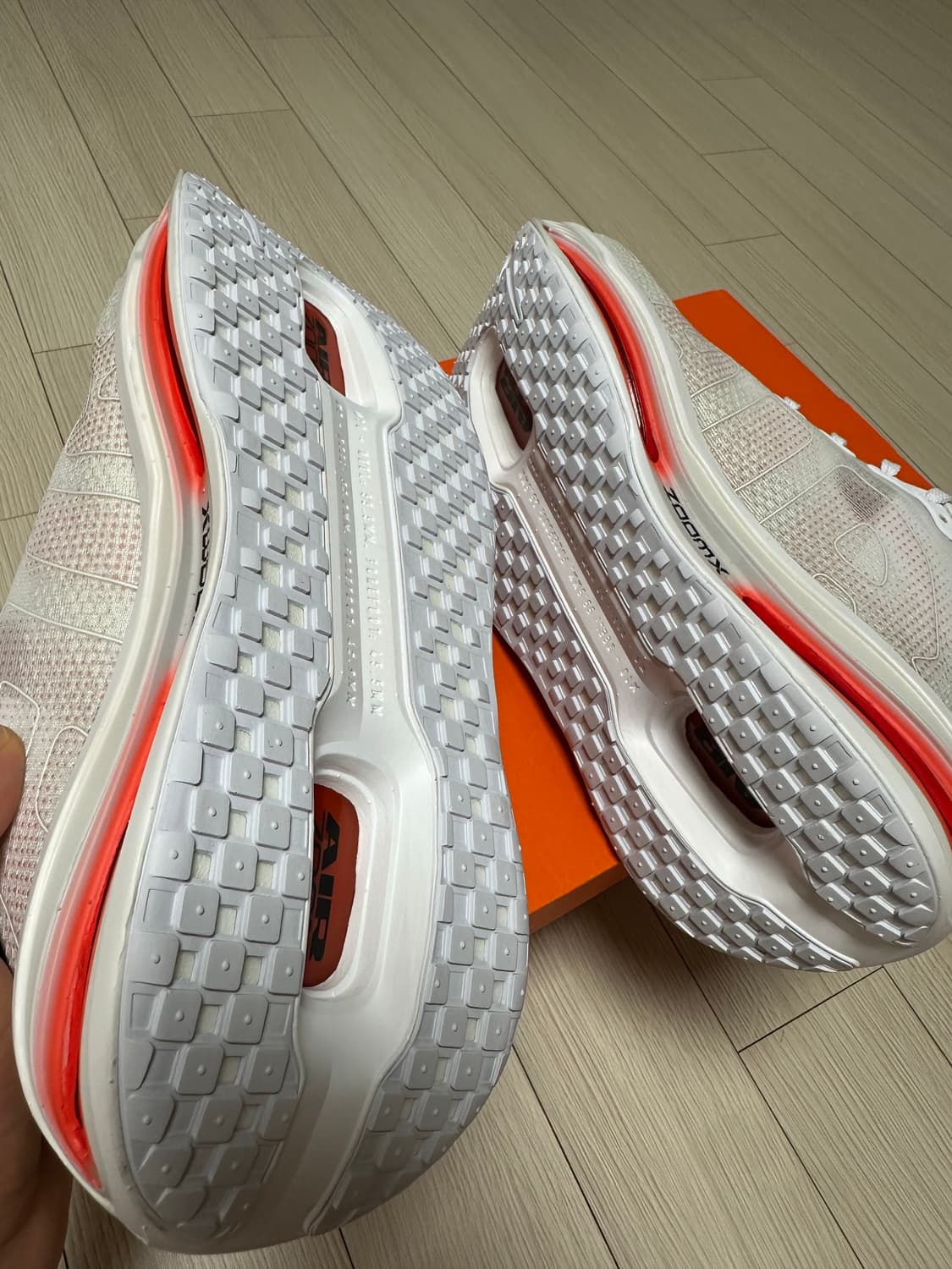 나이키 보메로 프리미엄 270 상품이미지5