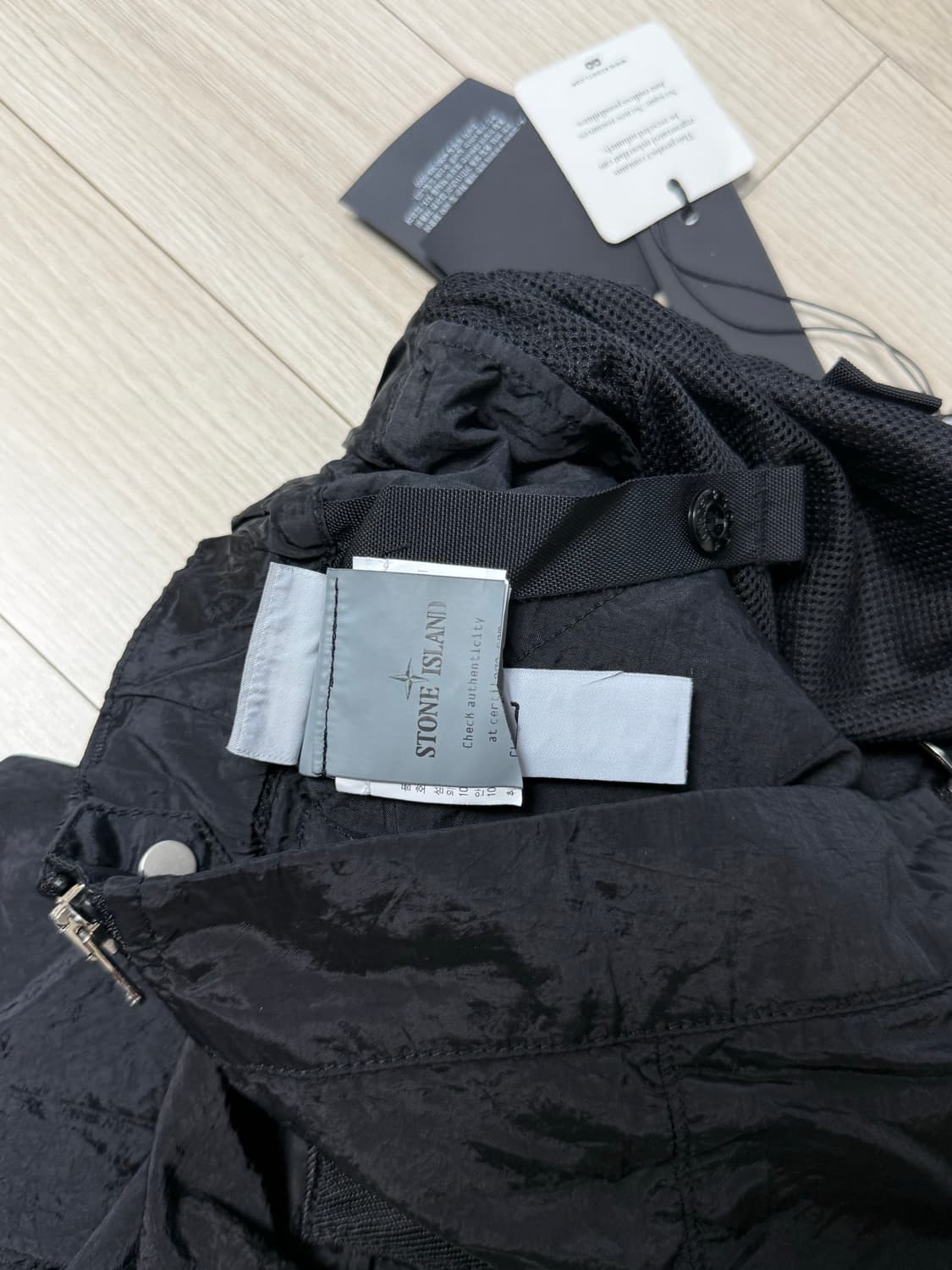 [New] 스톤아일랜드 크링클랩스 나일론 팬츠  상품이미지3