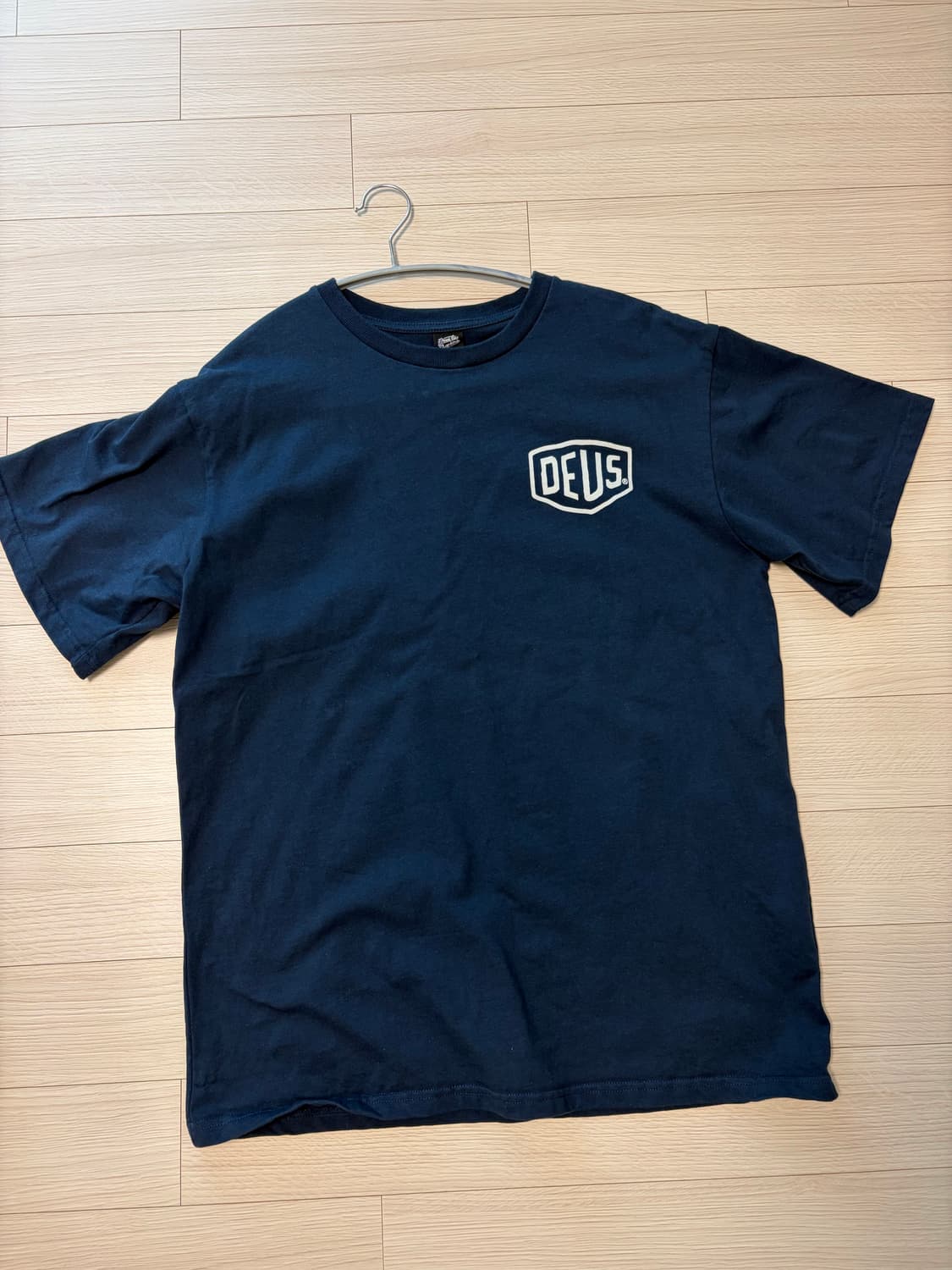 데우스 엑스 마키나 서울 어드레스 티셔츠 네이비 상품이미지2