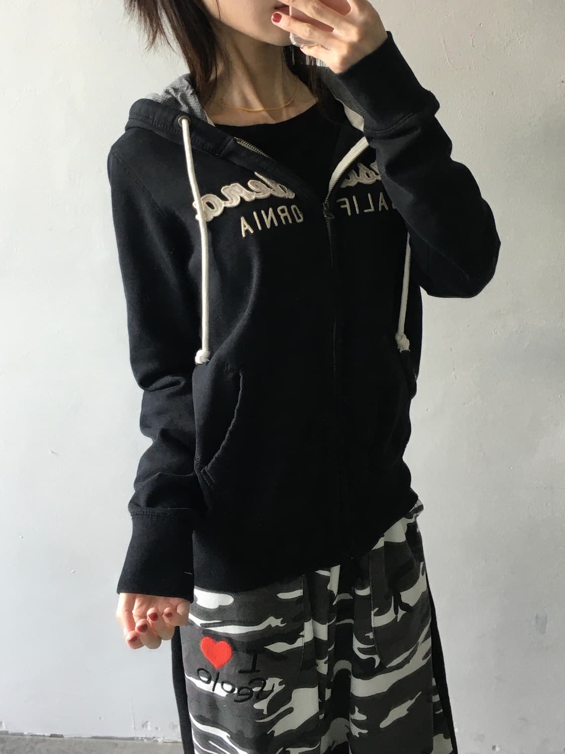 후아유 로고 후드집업 상품이미지2