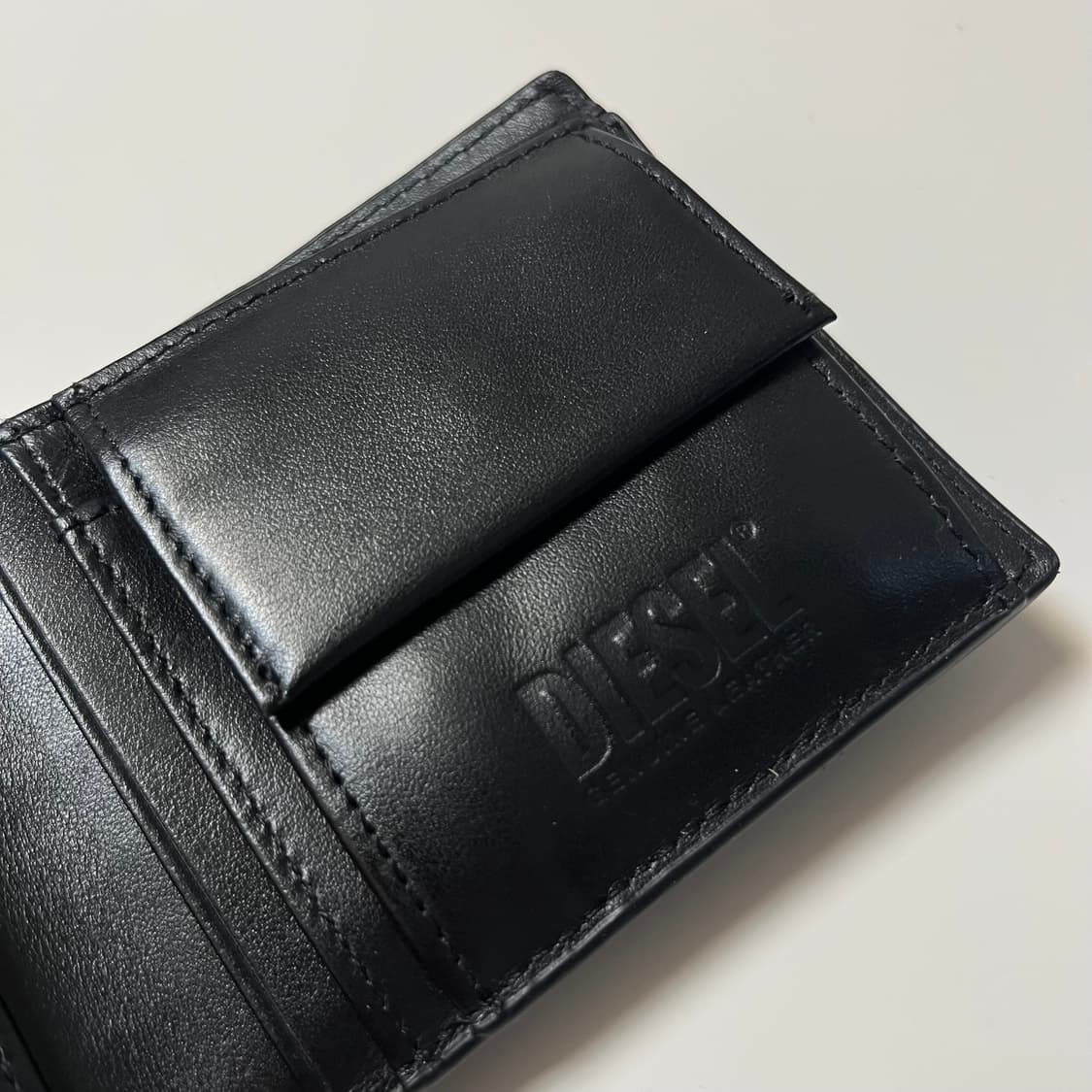 Diesel Hiresh S.Ii Leather Wallet Black 상품이미지5