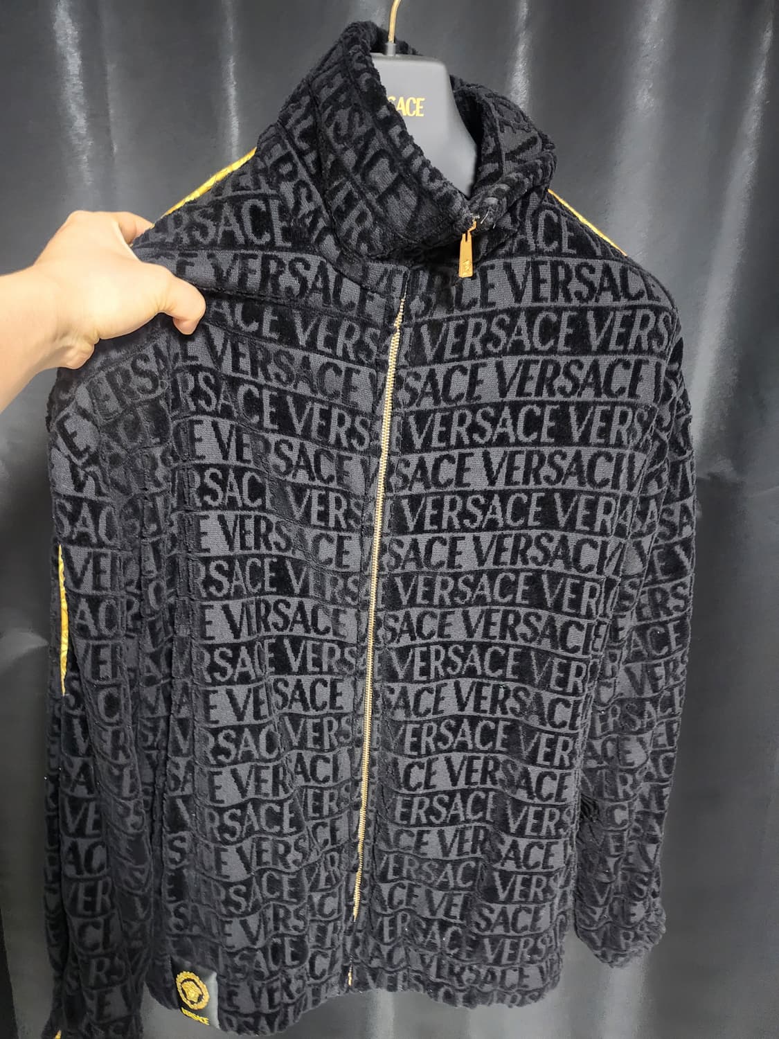 베르사체 아이러브 바로크 집업 스웨트셔츠 상품이미지1