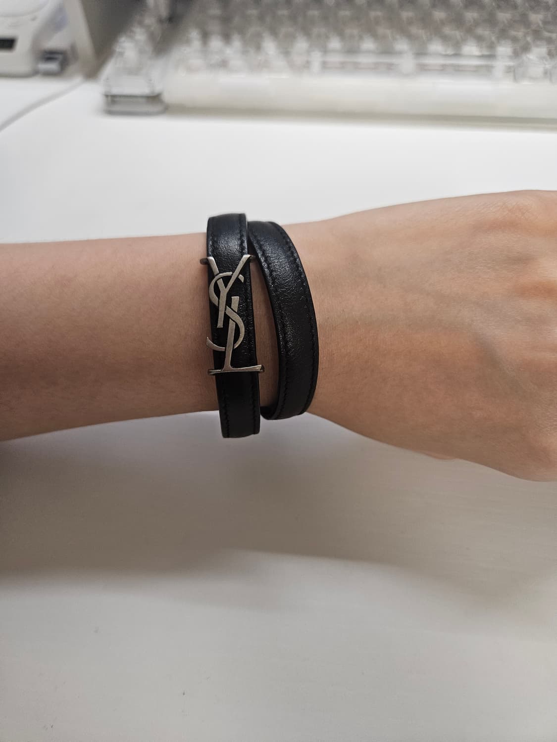 입생로랑 가죽 팔찌 더블랩 상품이미지3