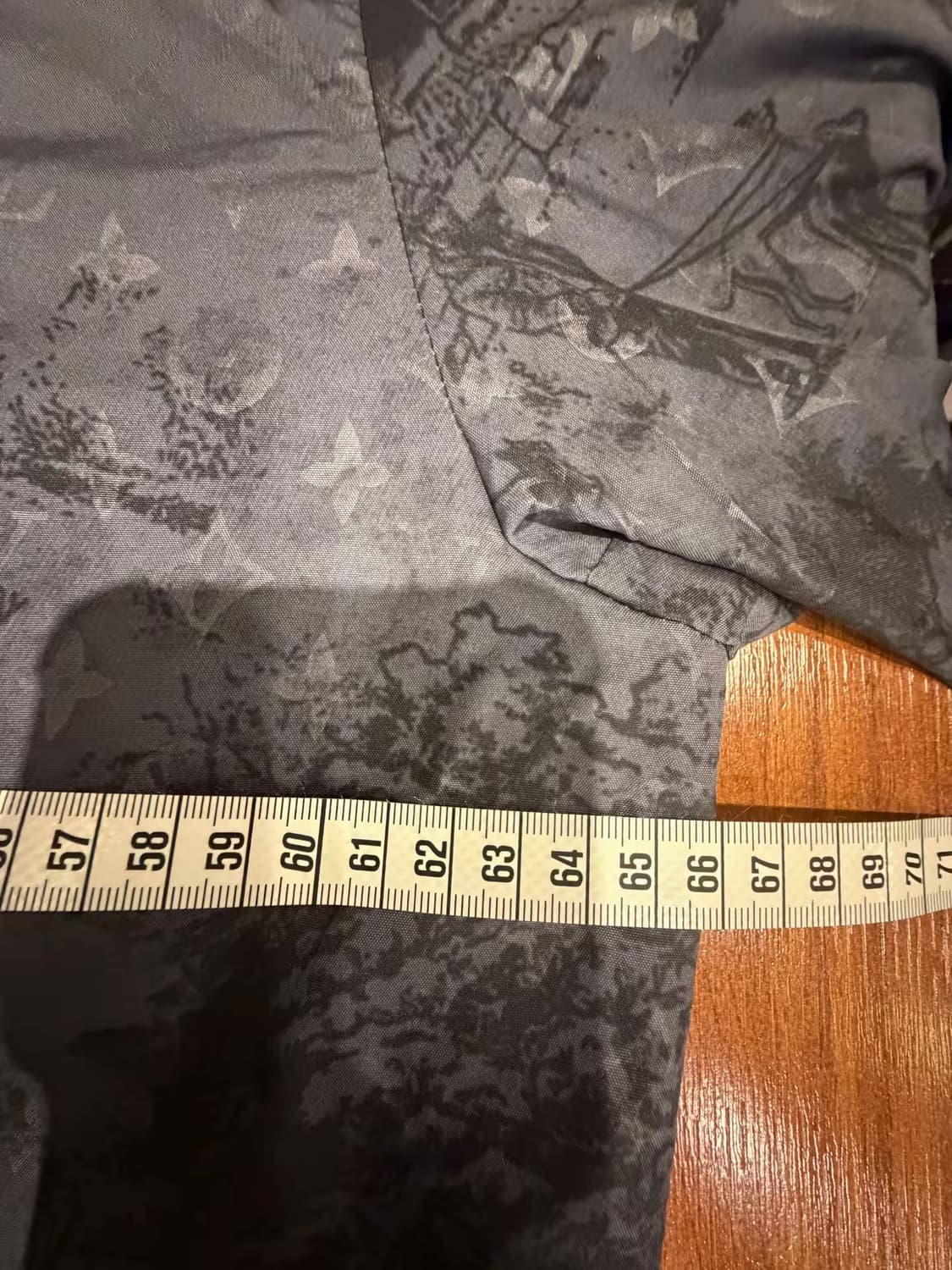 [루이;비통] 새상품 / 바람막이 점퍼 / 약 110 사이즈 오버핏 상품이미지5